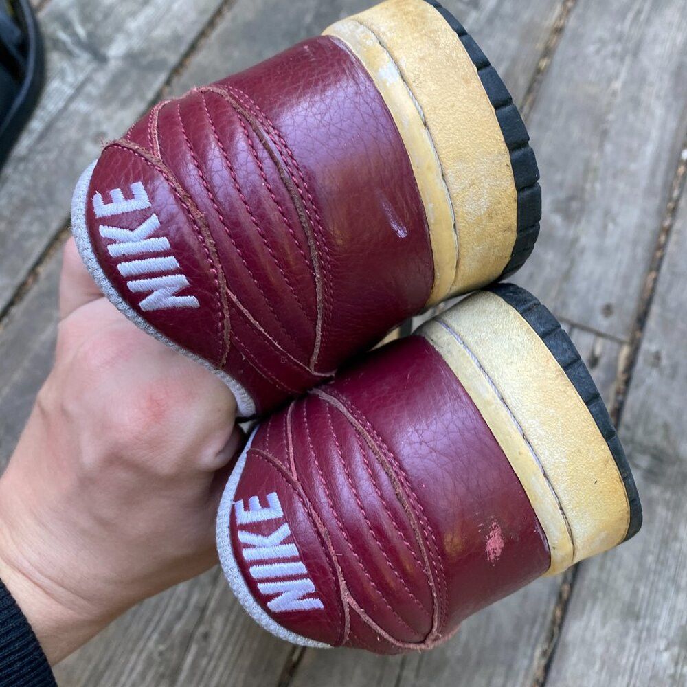 Nike 2007 Nike Dunk Low CL White Team Red Black Size 10.5 Size US 10.5 / EU 43-44 - 8 Thumbnail