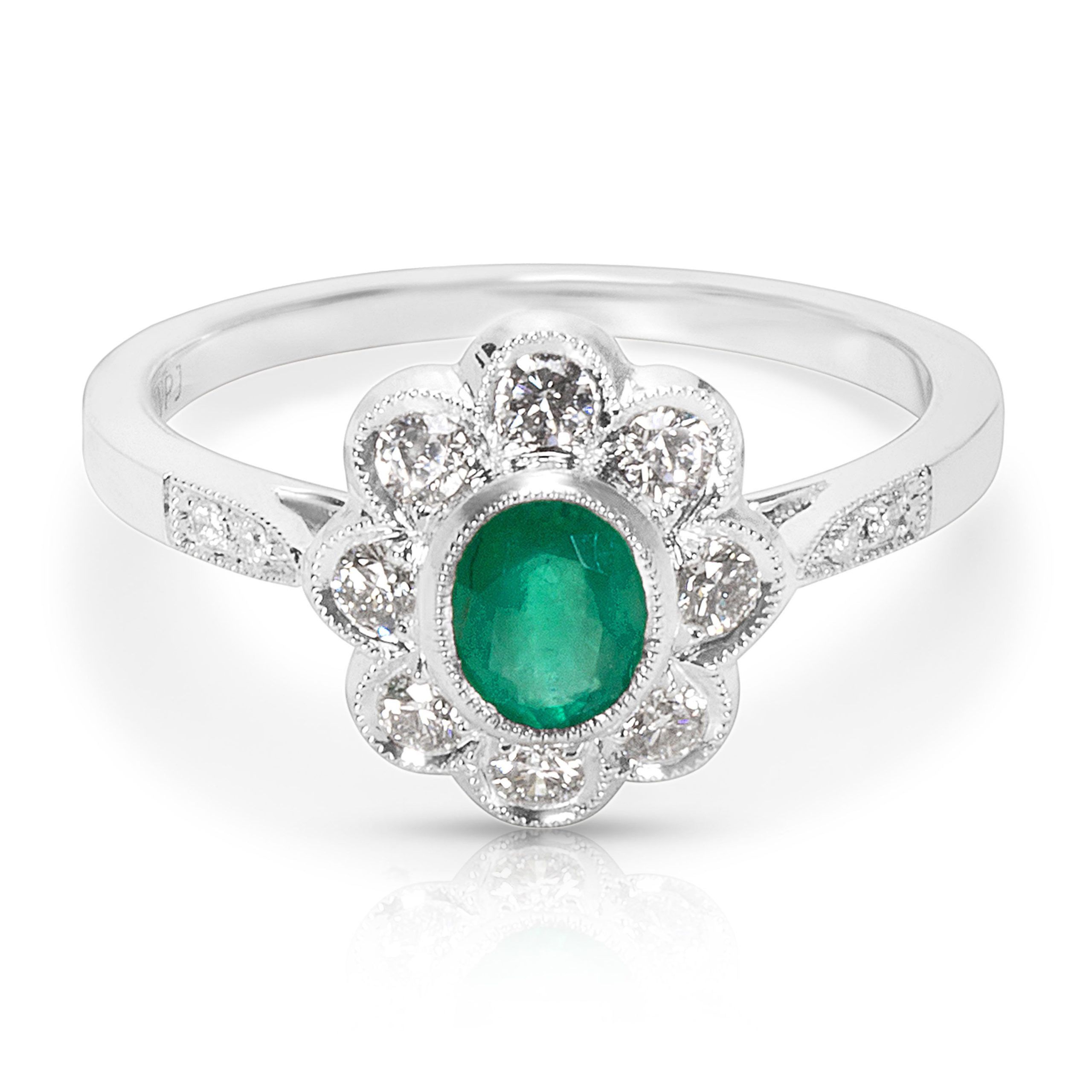 BRAND NEW Emerald & Diamond Vintage Ring in 18K White Gold (0.28 CTW)