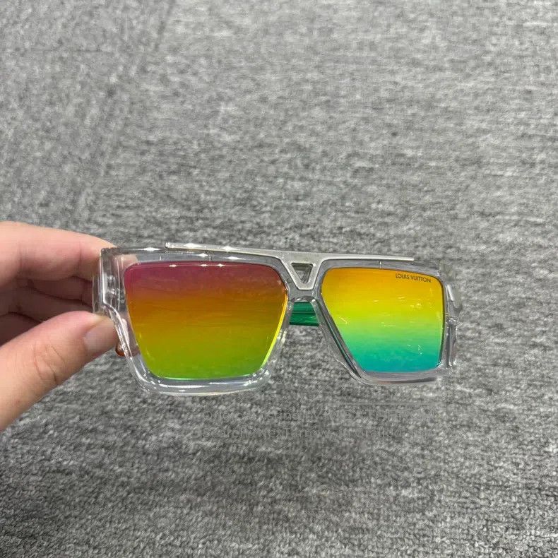 Louis Vuitton Louis Vuitton Colored Sunglasses Size ONE SIZE - 2 Thumbnail