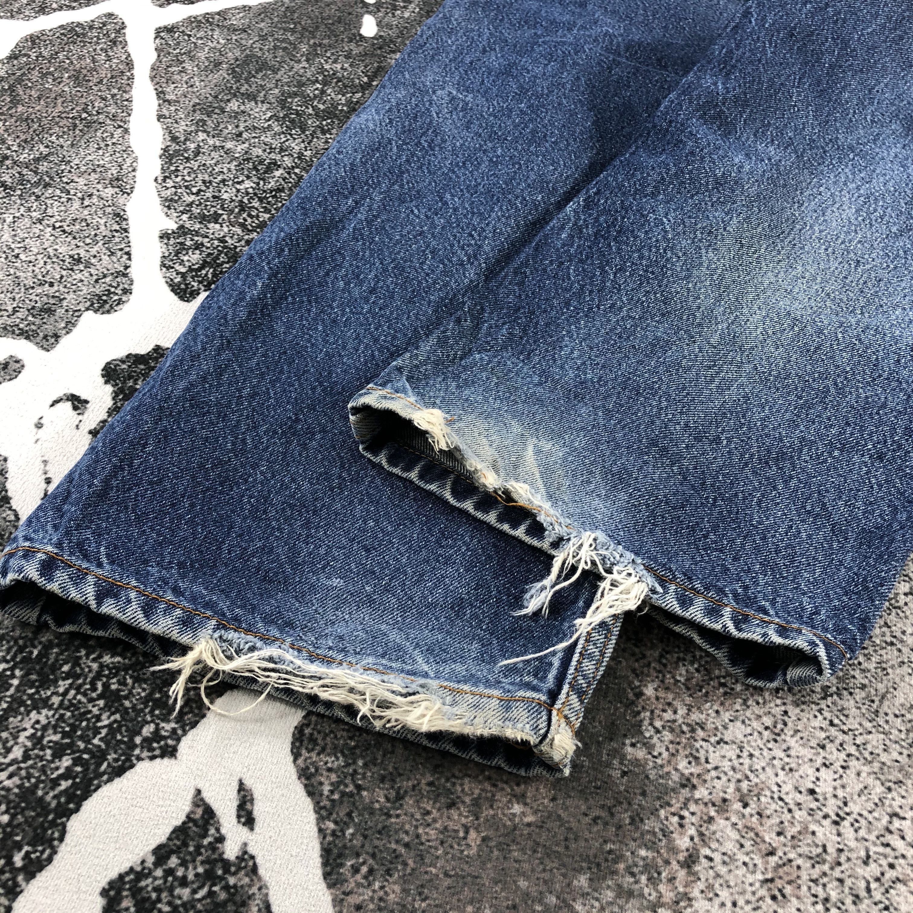 Vintage Levi's 505 Jeans Faded Blue Denim KJ1100