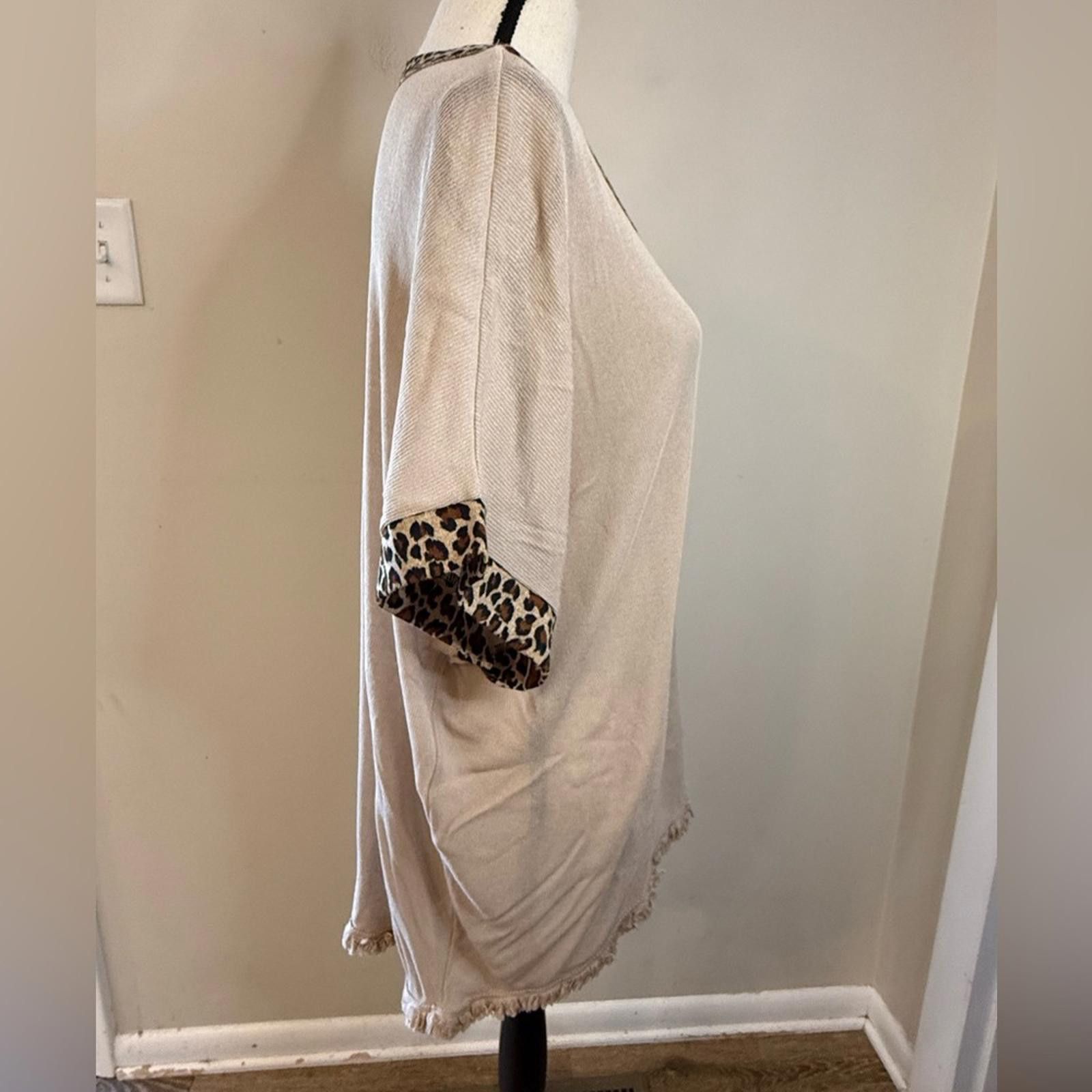 Other Umgee boho tan sweater leopard print fringe trim SZ LG Size L / US 10 / IT 46 - 2 Thumbnail