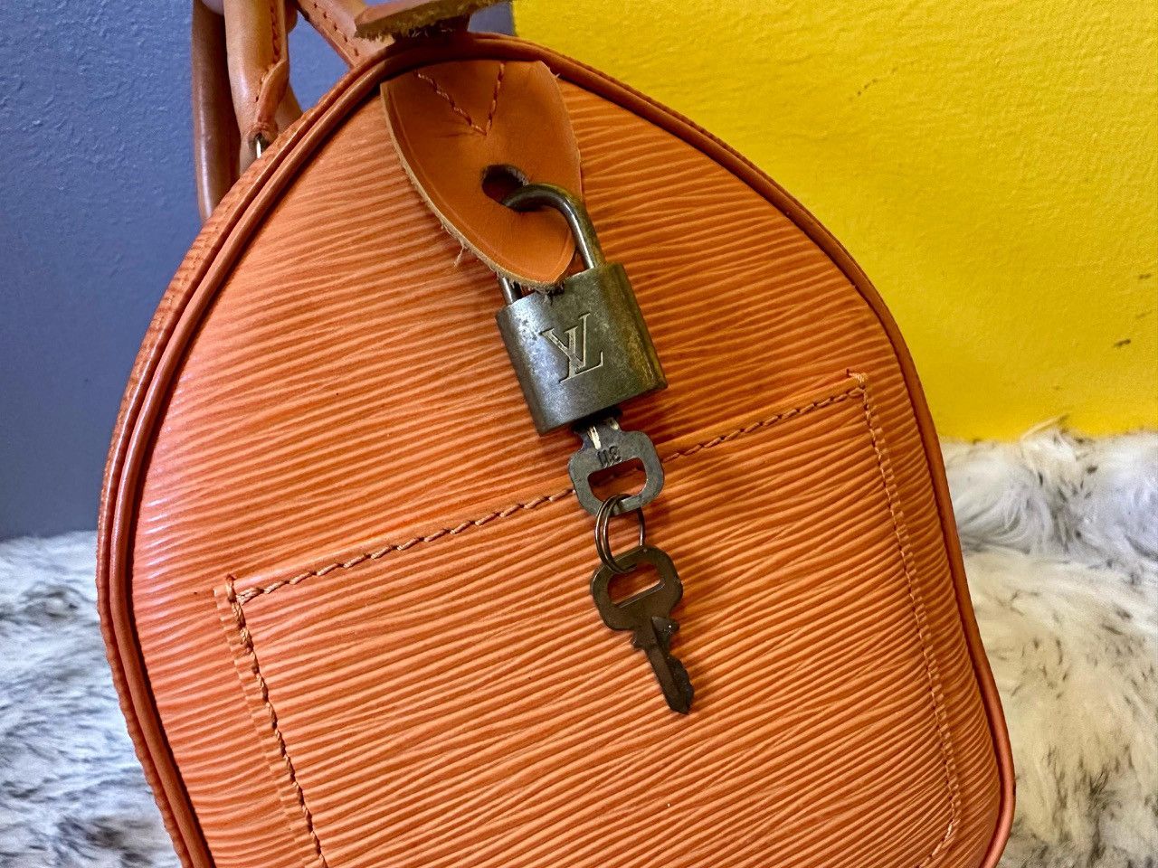 Louis Vuitton Authentic Louis Vuitton Epi Leather Speedy 25 Handbag Size ONE SIZE - 12 Thumbnail