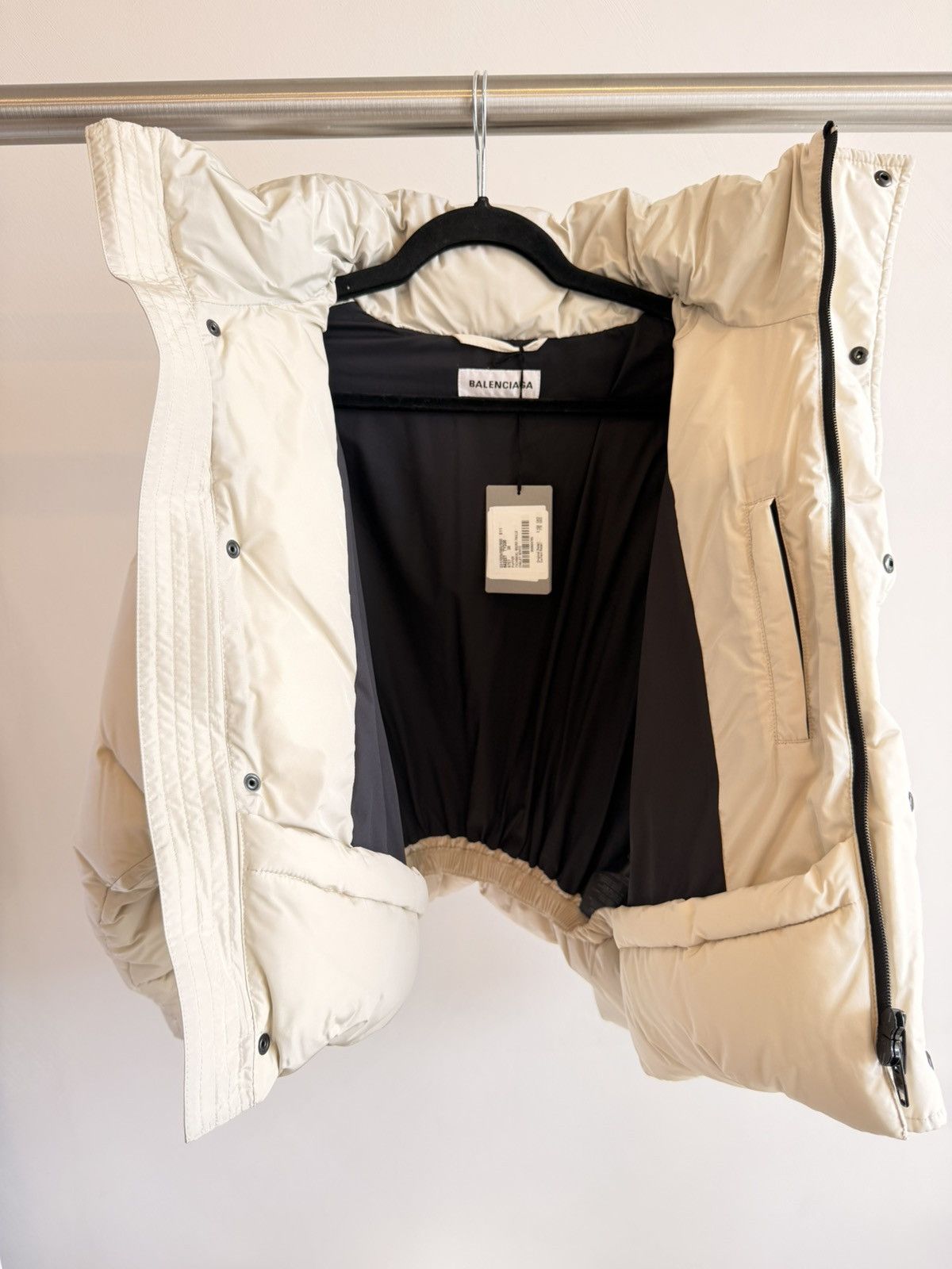 Balenciaga NWT Balenciaga Beige Down BB Logo Cropped Puffer Jacket FR38 Size S / US 4 / IT 40 - 11 Thumbnail