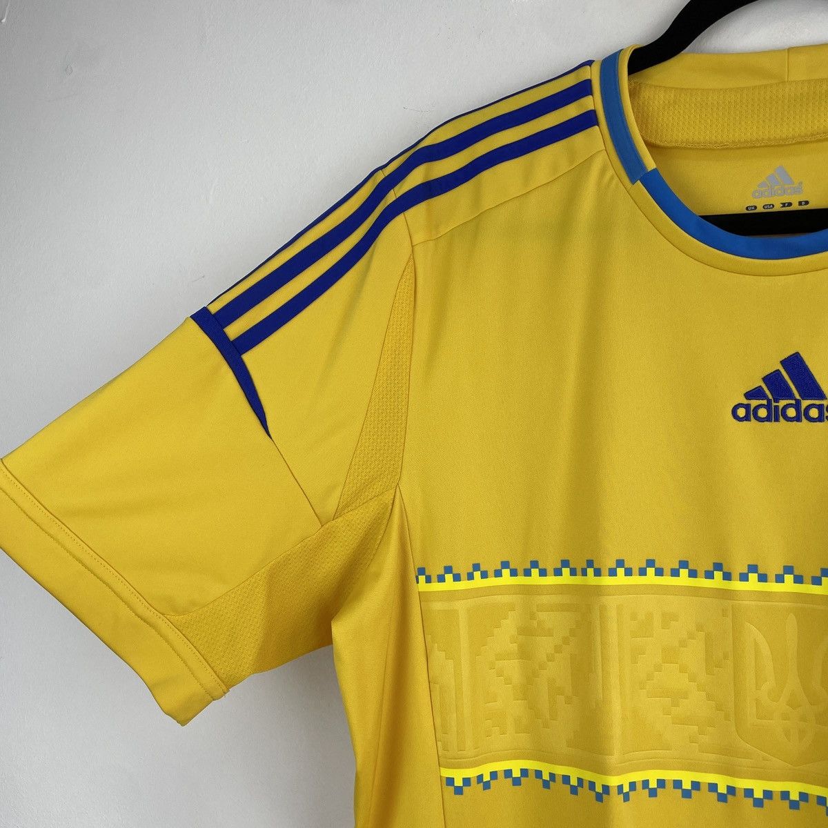 Adidas Ukraine National Team Home Soccer Jersey Shirt Euro 2012 Size US L / EU 52-54 / 3 - 6 Thumbnail