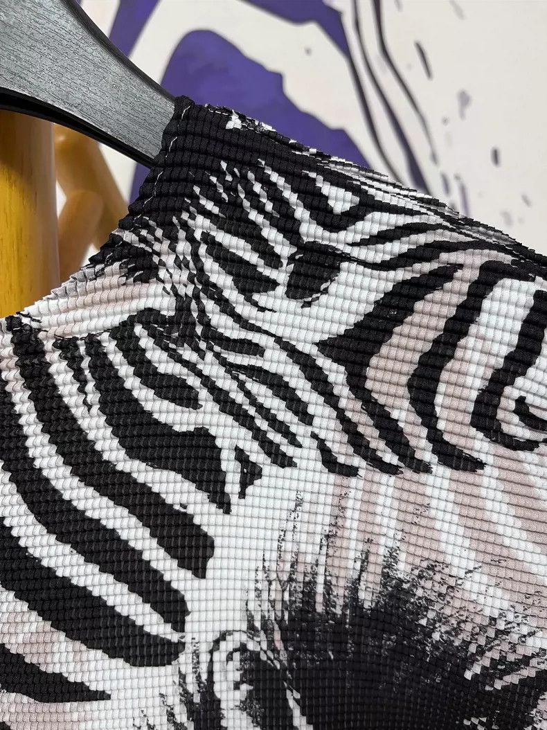 Issey Miyake issey miyake size:one size Zebra pleated coat Size XXS / US 00 / IT 34 - 2 Thumbnail