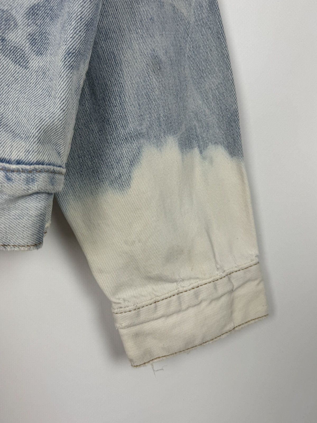 Levi's Vintage Distressed Levi’s Washed Denim Custom Made Jacket Size US XL / EU 56 / 4 - 14 Thumbnail