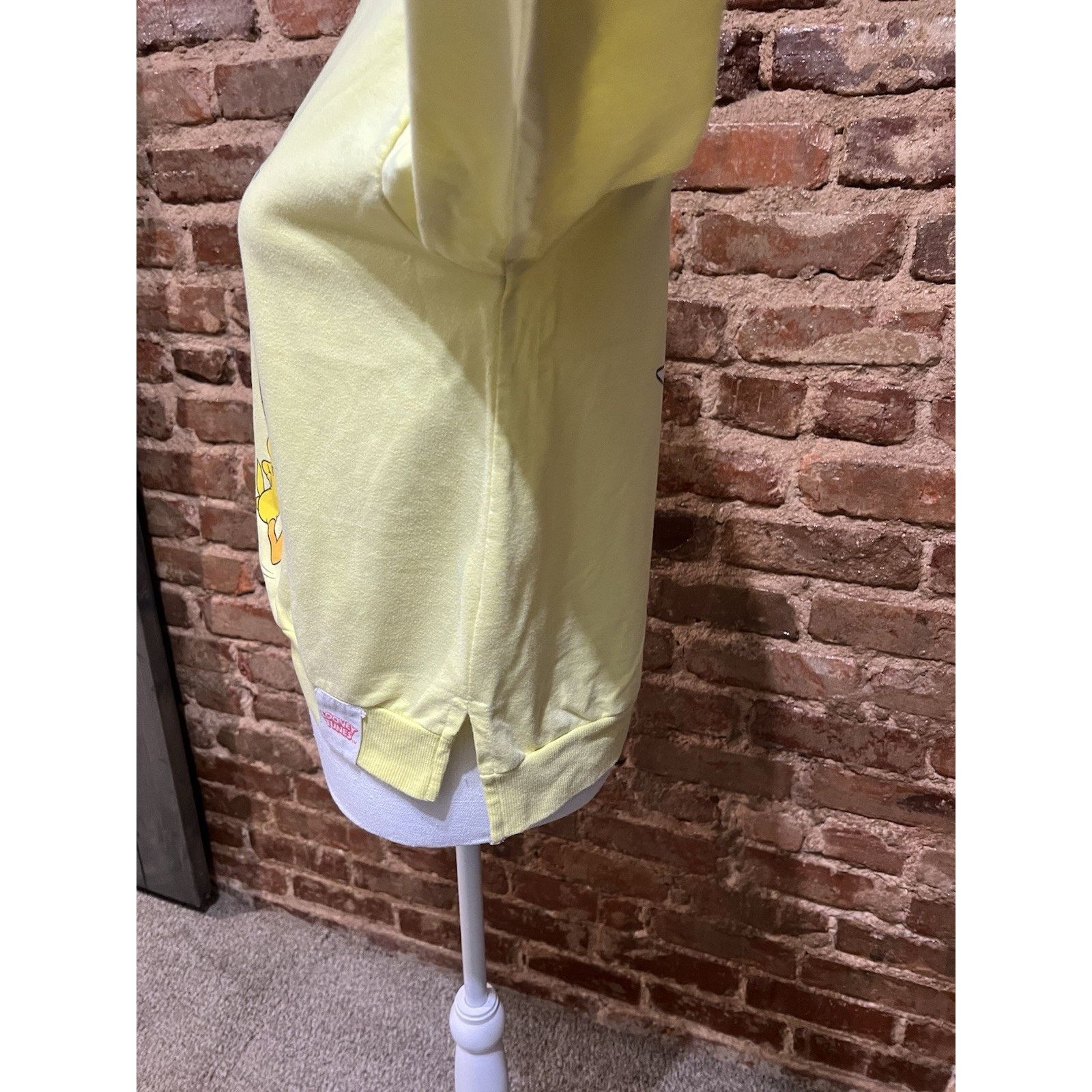 & Other Stories Looney Tunes Juniors Sz S Sylvester Tweedy Yellow Sweatshirt Size S / US 4 / IT 40 - 6 Thumbnail