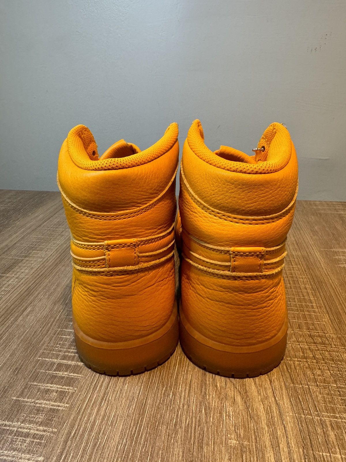 Jordan Brand SZ 8 Nike Air Jordan 1 High OG Gatorade Shoes Sneakers Size US 8 / EU 41 - 4 Thumbnail