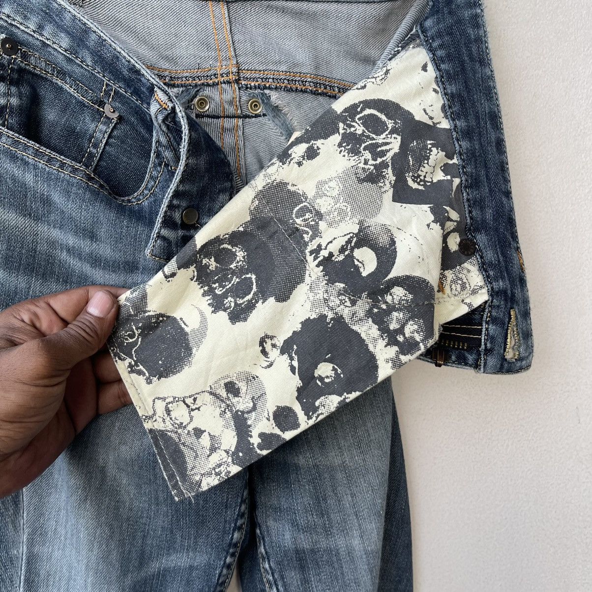 If Six Was Nine Thrashed L.G.B. Le Grand Bleu Skull Pocket Denim Jeans Size US 26 / EU 42 - 17 Thumbnail