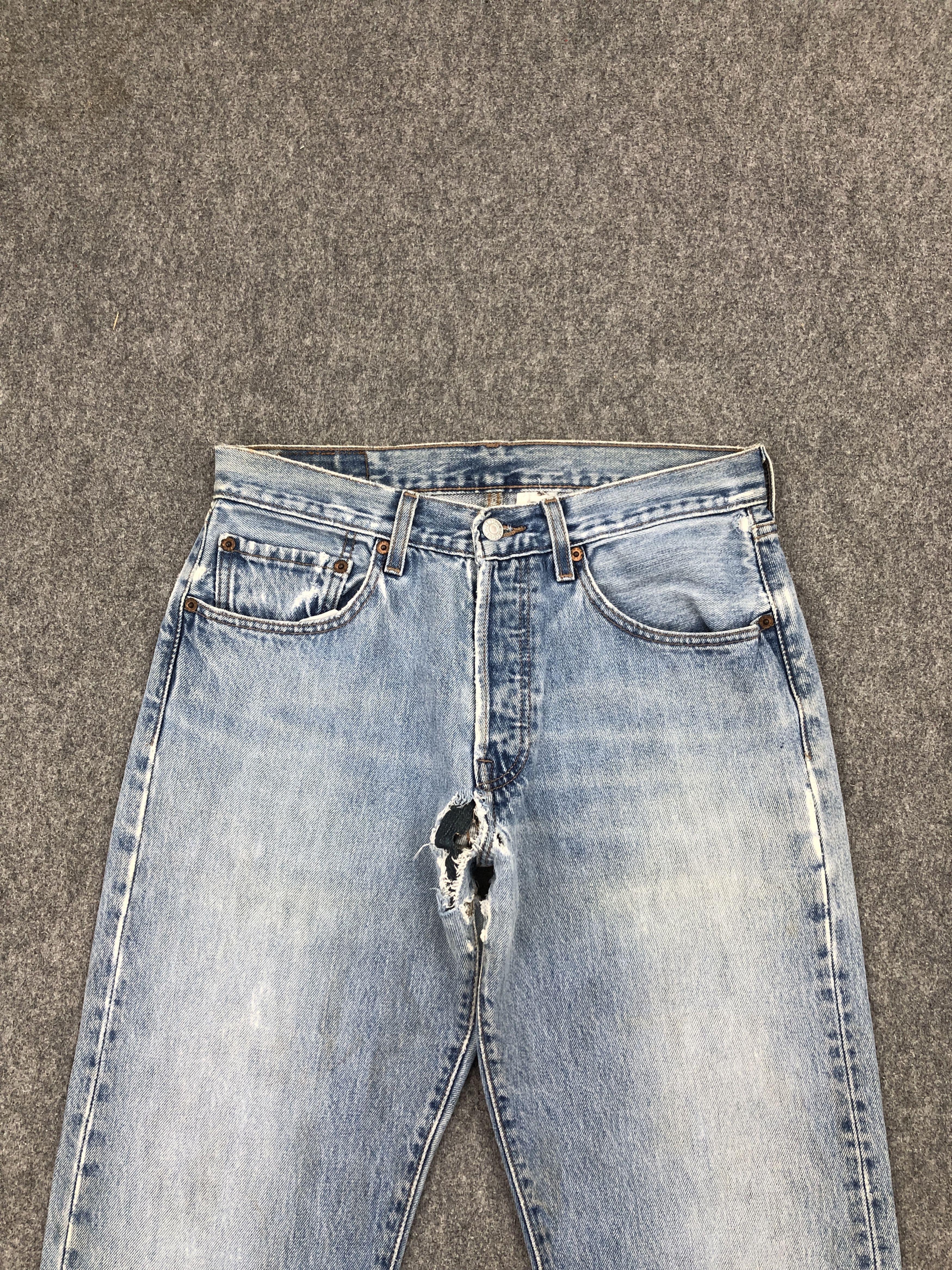 Levi's × Vintage Vintage 90s Levis 501 Light Blue Washed Jeans Size US 28 / EU 44 - 2 Thumbnail