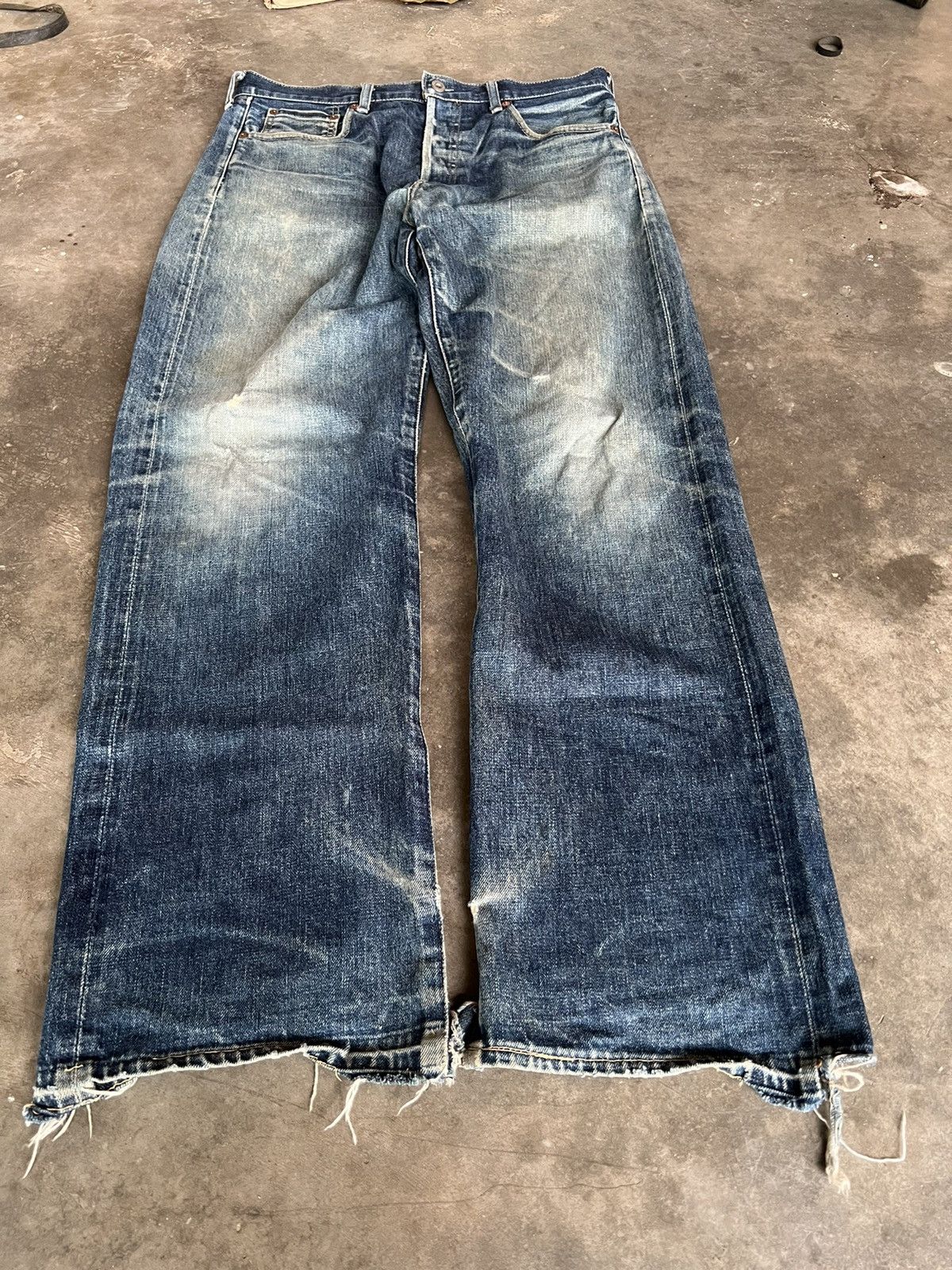 Levi's × Levi's Vintage Clothing VINTAGE LEVIS 702 BIG E SELVEDGE DISTRESSED JEANS Size US 32 / EU 48 - 1 Thumbnail