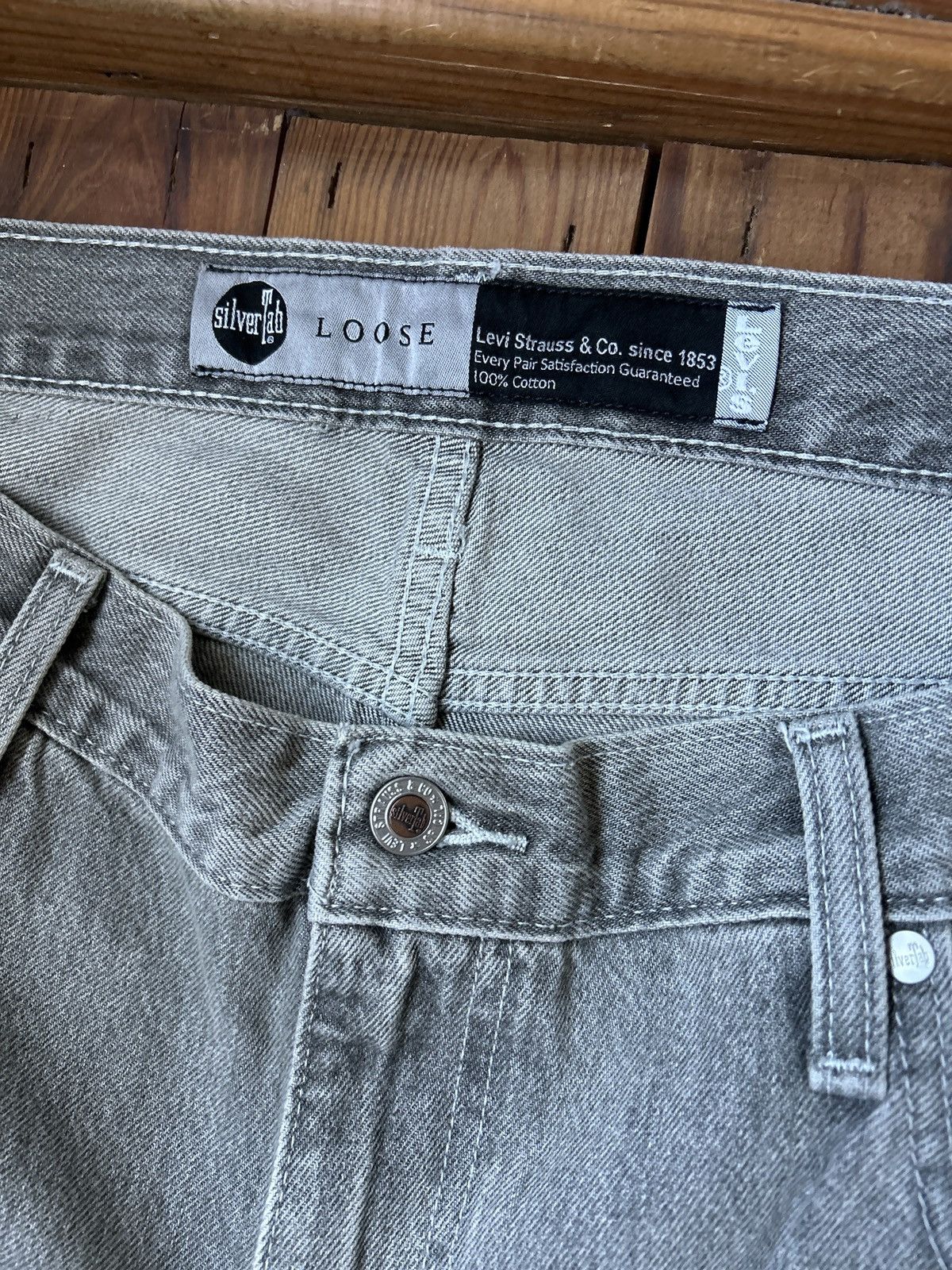 Levi's × Vintage Vintage Levi’s Silver Tab Loose Baggy Grey Denim Jeans Size US 40 / EU 56 - 2 Thumbnail
