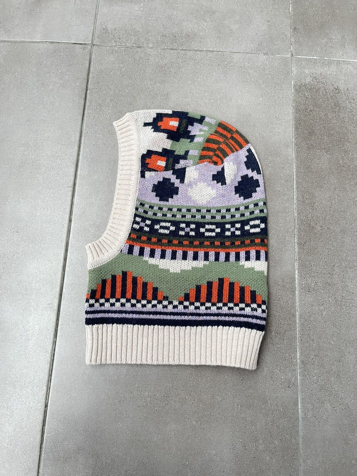 Henrik Vibskov !DS! AW22 Henrik Vibskov Abstract Space Balaclava Size ONE SIZE - 2 Thumbnail