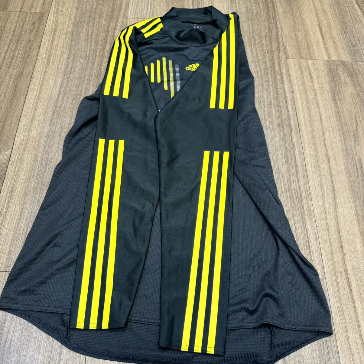 Adidas Japan 12/13 player issue training shirt Size US M / EU 48-50 / 2 - 5 Thumbnail