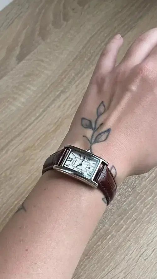 Jewelry 2000s style cute square luxury watch Size ONE SIZE - 3 Thumbnail