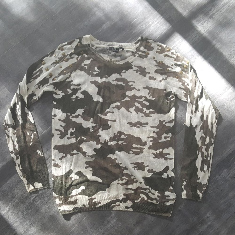 Forever 21 Camouflage Stud Detailed F21 Long Sleeve Size M / US 6-8 / IT 42-44 - 1 Thumbnail