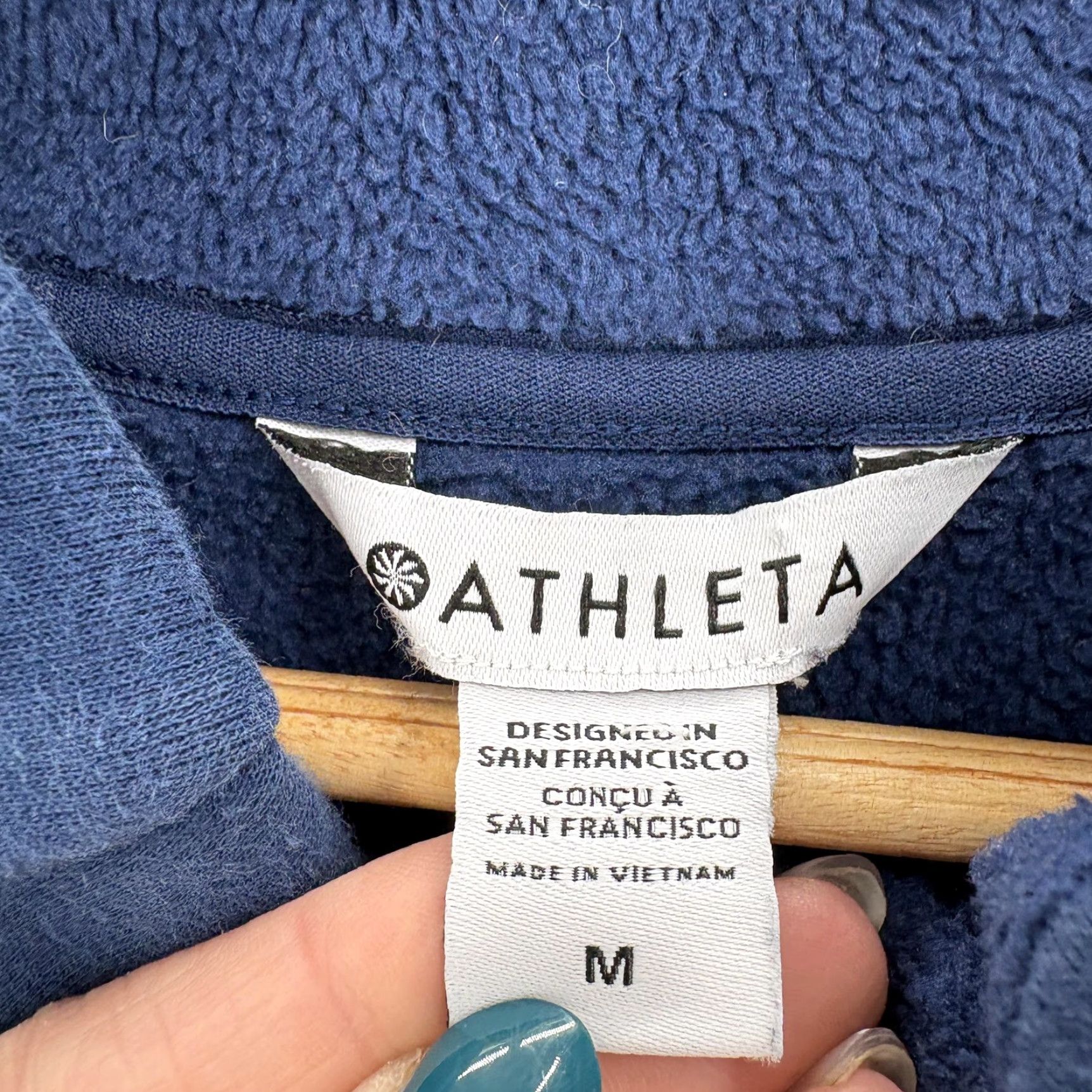 Athleta Athleta Cozy Karma Pullover Sweatshirt Womens M Blue Fleece Zip Hem Pocket Mock Neck Raglan Sleeve Winter Casual Size M / US 6-8 / IT 42-44 - 4 Thumbnail
