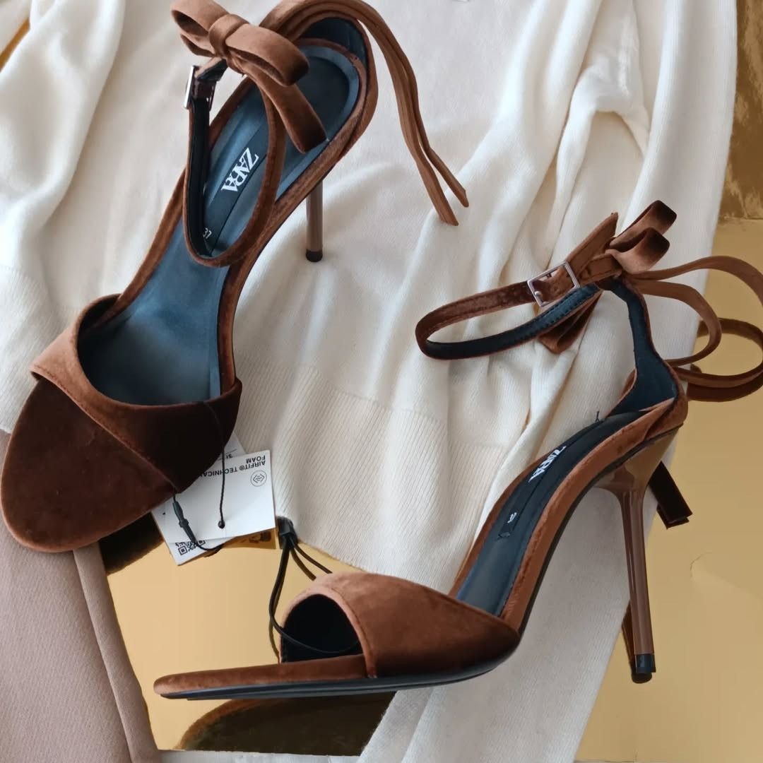 Zara ZARA High Heels with Bow NWT Size US 10 / IT 40 - 1 Thumbnail