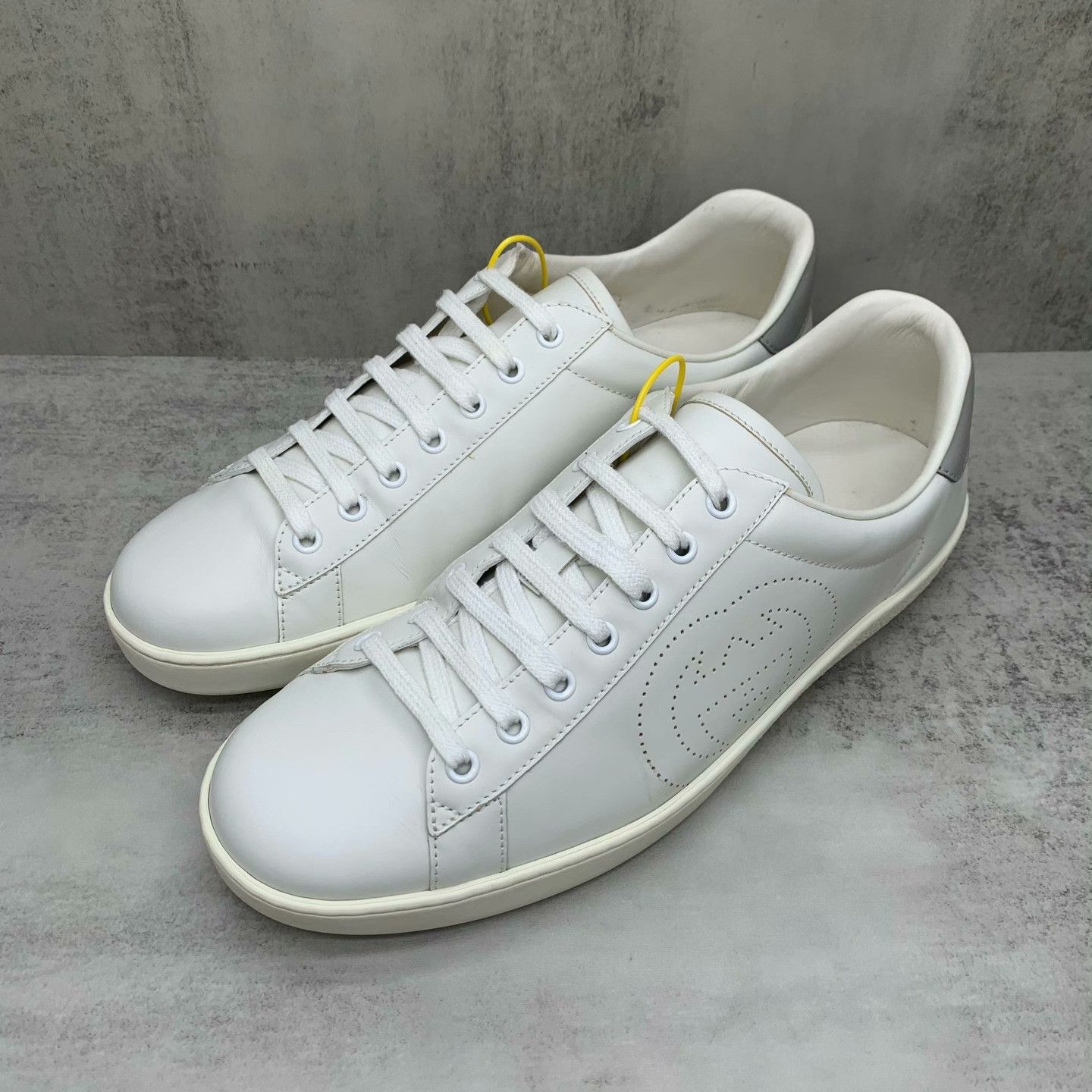 Gucci Gucci White Lowtop Sneakers 44 Men Size US 10.5 / EU 43-44 - 1 Thumbnail