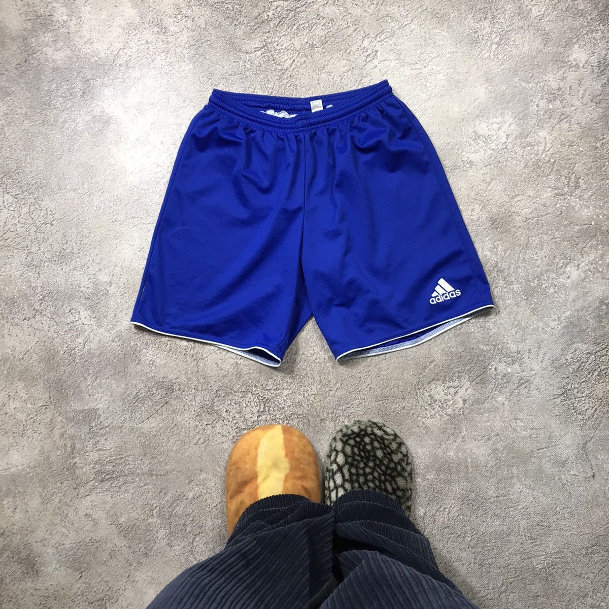 Vintage Vintage Adidas Shorts Y2K Streetwear Skate Blue Relaxed 28 Size US 28 / EU 44 - 1 Thumbnail