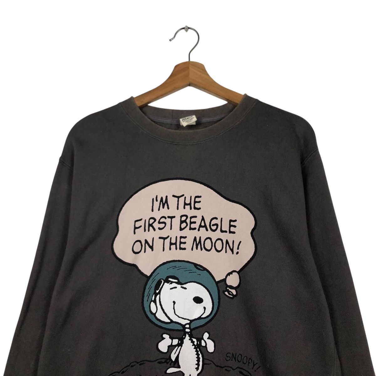 Japanese Brand Vintage Uniqlo UT First Beagle on the Moon Snoopy Sweatshirt Size US M / EU 48-50 / 2 - 4 Thumbnail