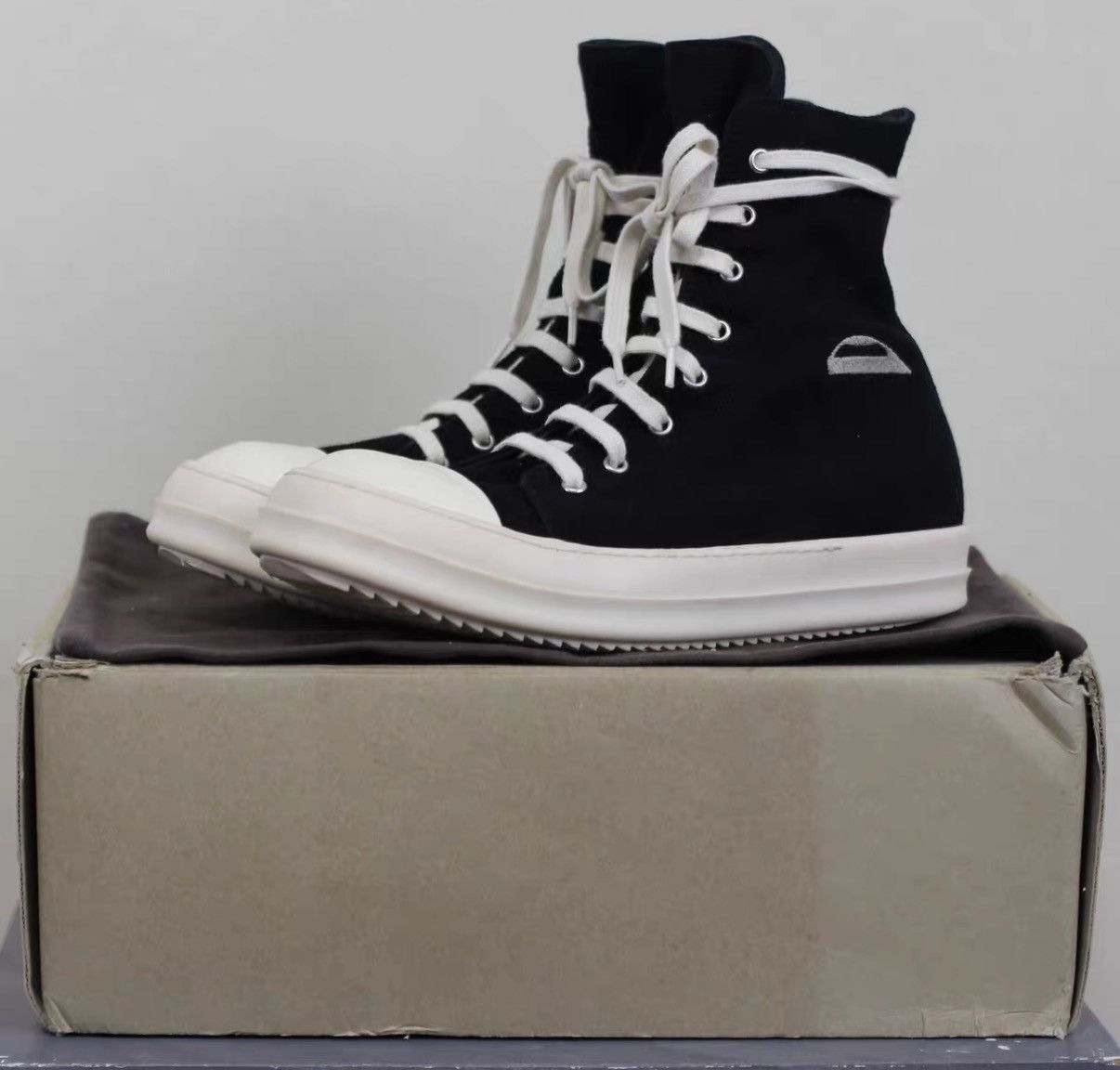 Rick Owens Ro DRKSHDW Single-Eye Bubble Converse-Inspired Sneakers Size US 9 / EU 42 - 1 Thumbnail
