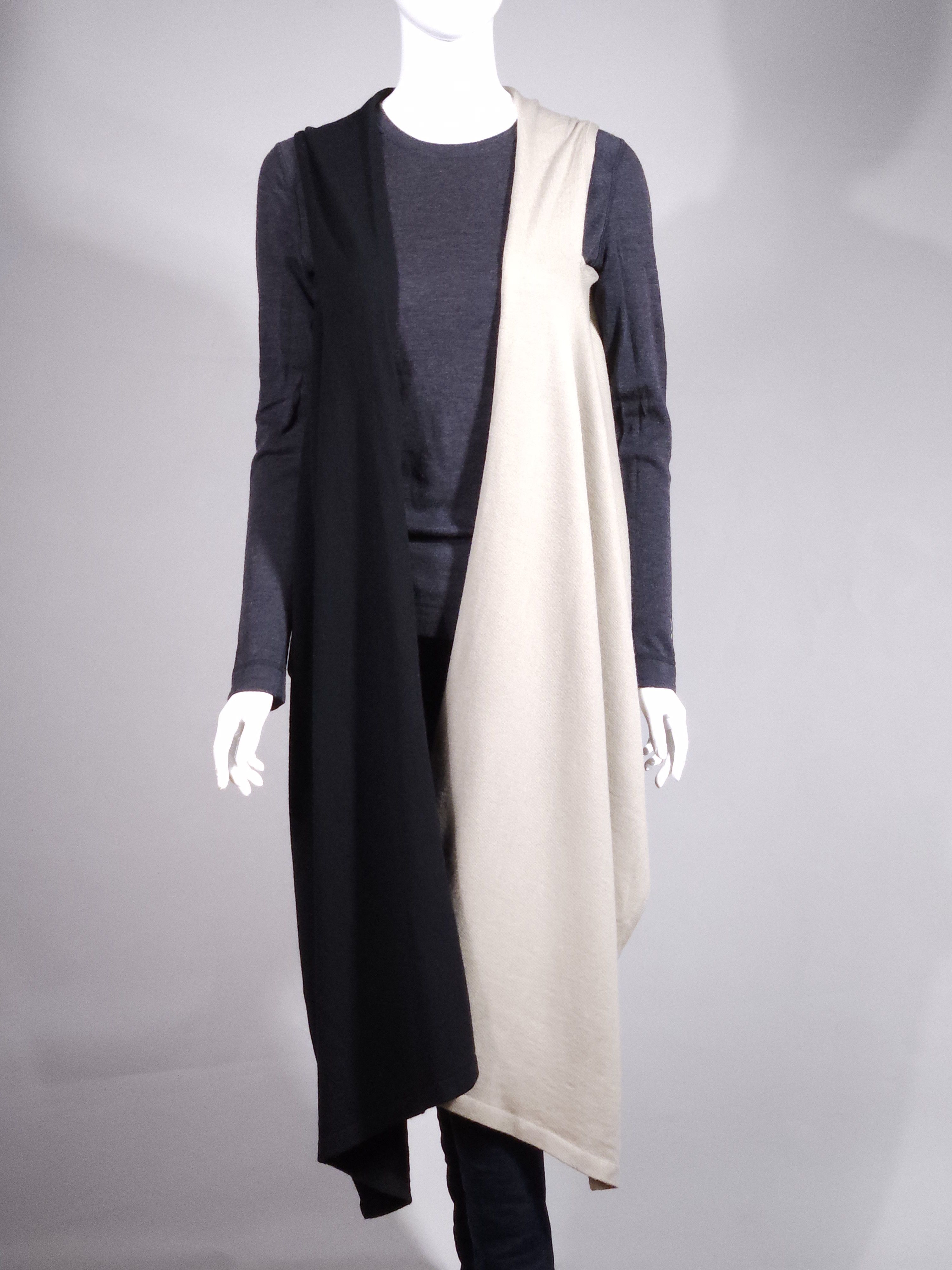 Maison Margiela MM6 Maison Martin Margiela Cape Wool made in Italy size M Size M / US 6-8 / IT 42-44 - 1 Thumbnail