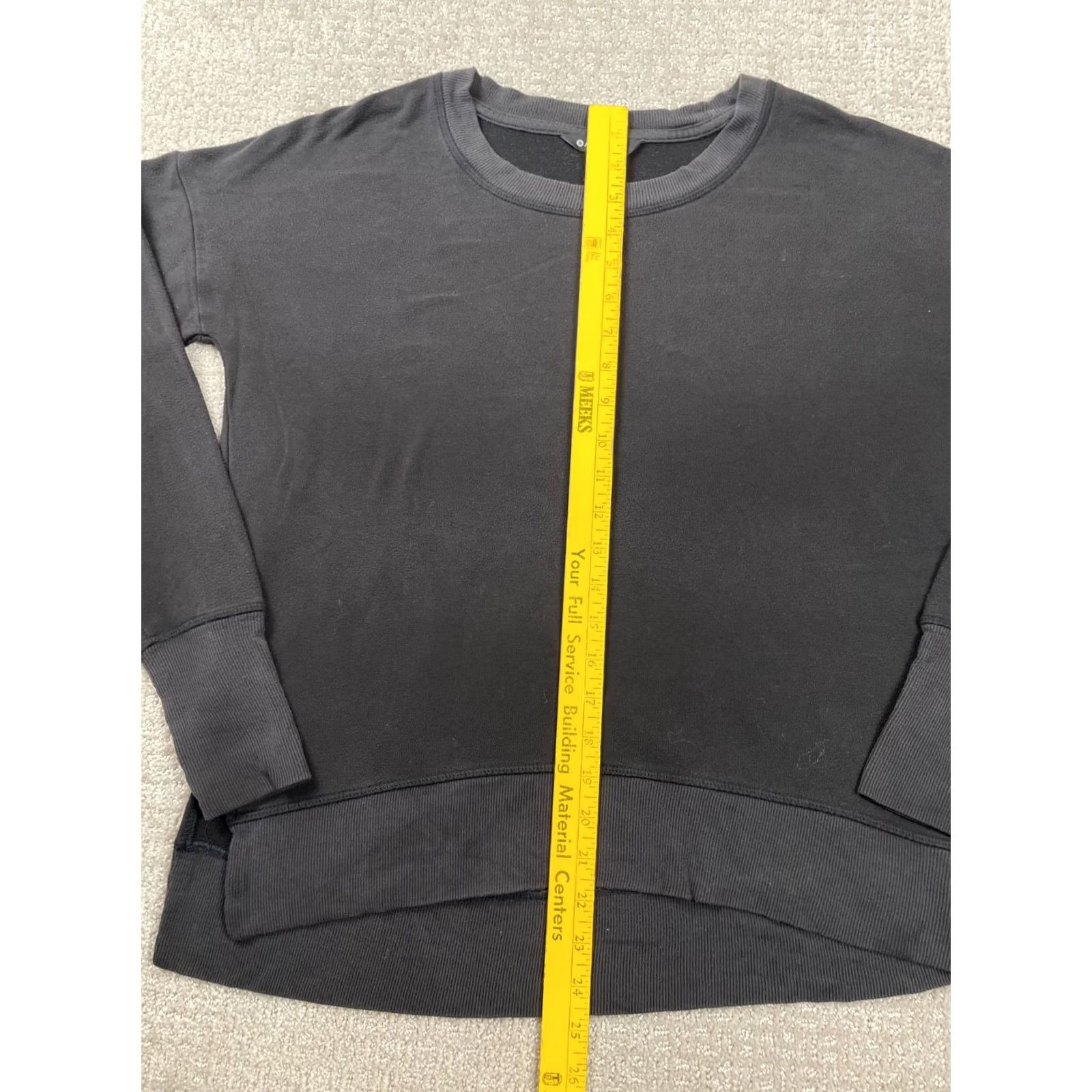Athleta Athleta Sweatshirt Womens XS Black Pullover Long Sleeve Logo Stretch Activewear Regular Fit Size XS / US 0-2 / IT 36-38 - 2 Thumbnail