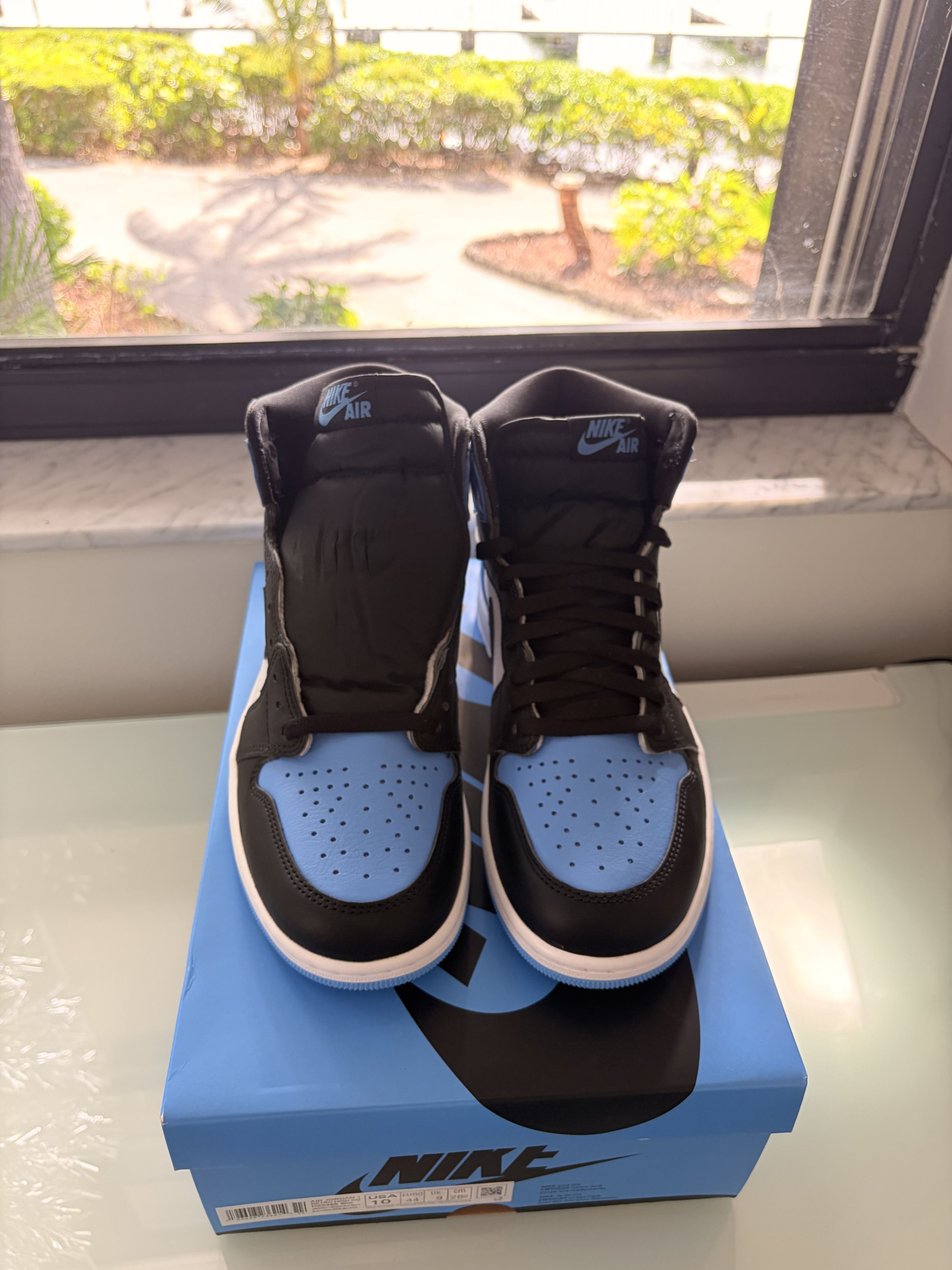 Jordan Brand Jordan 1 Retro High OG UNC Toe Size US 10 / EU 43 - 4 Thumbnail