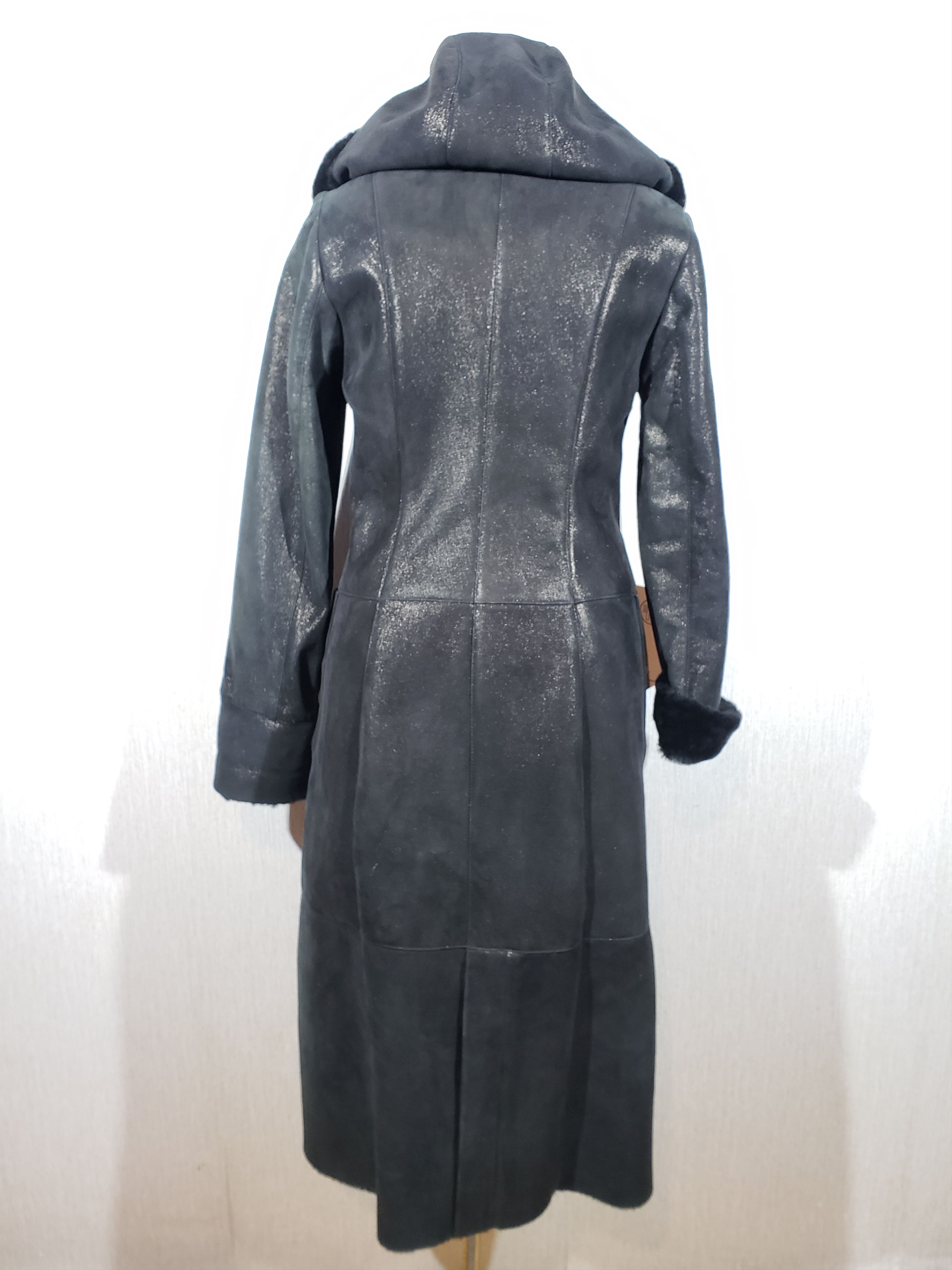 Other Stylish black sheepskin coat with a warm hood. Size L / US 10 / IT 46 - 4 Thumbnail