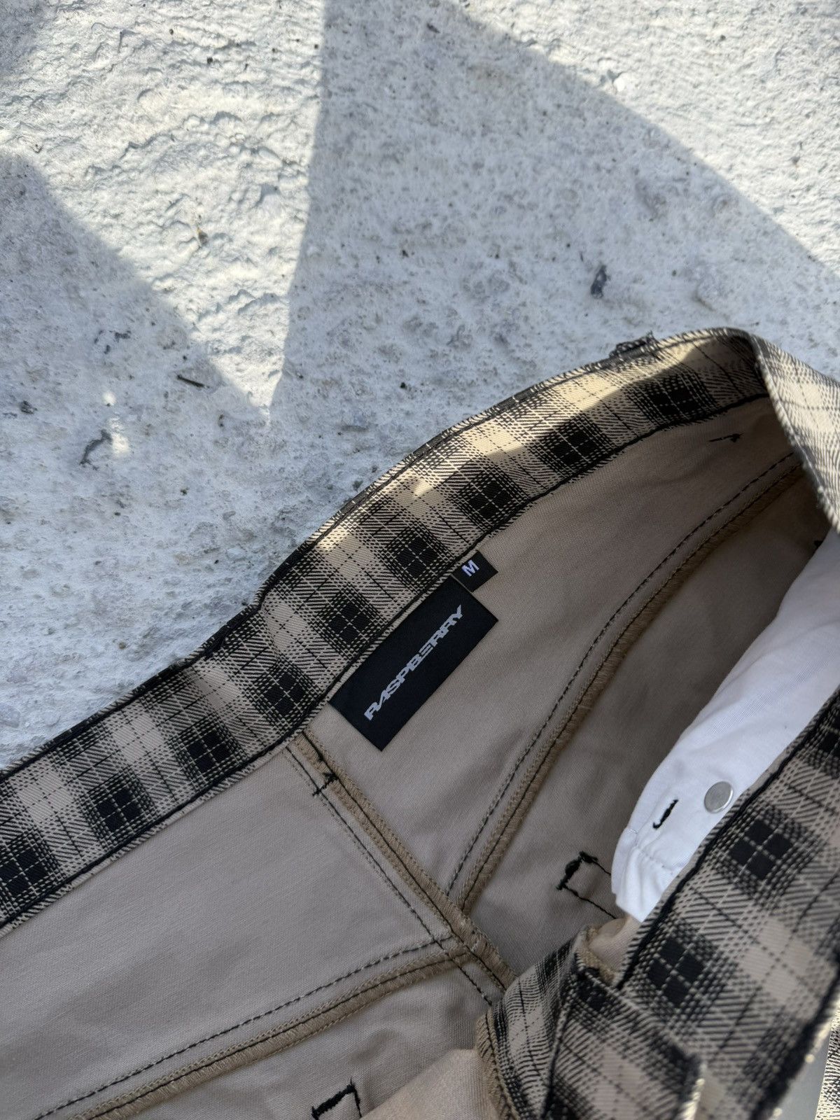 The GV Gallery Raspberry Hills Plaid Cargos Size US 32 / EU 48 - 3 Thumbnail