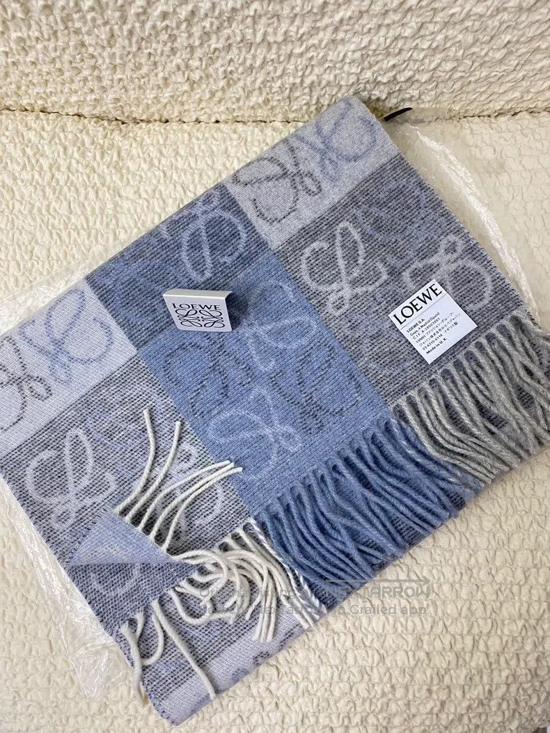 Loewe Loewe Classic printed checkered wool cashmere woolen scarf Size ONE SIZE - 1 Thumbnail