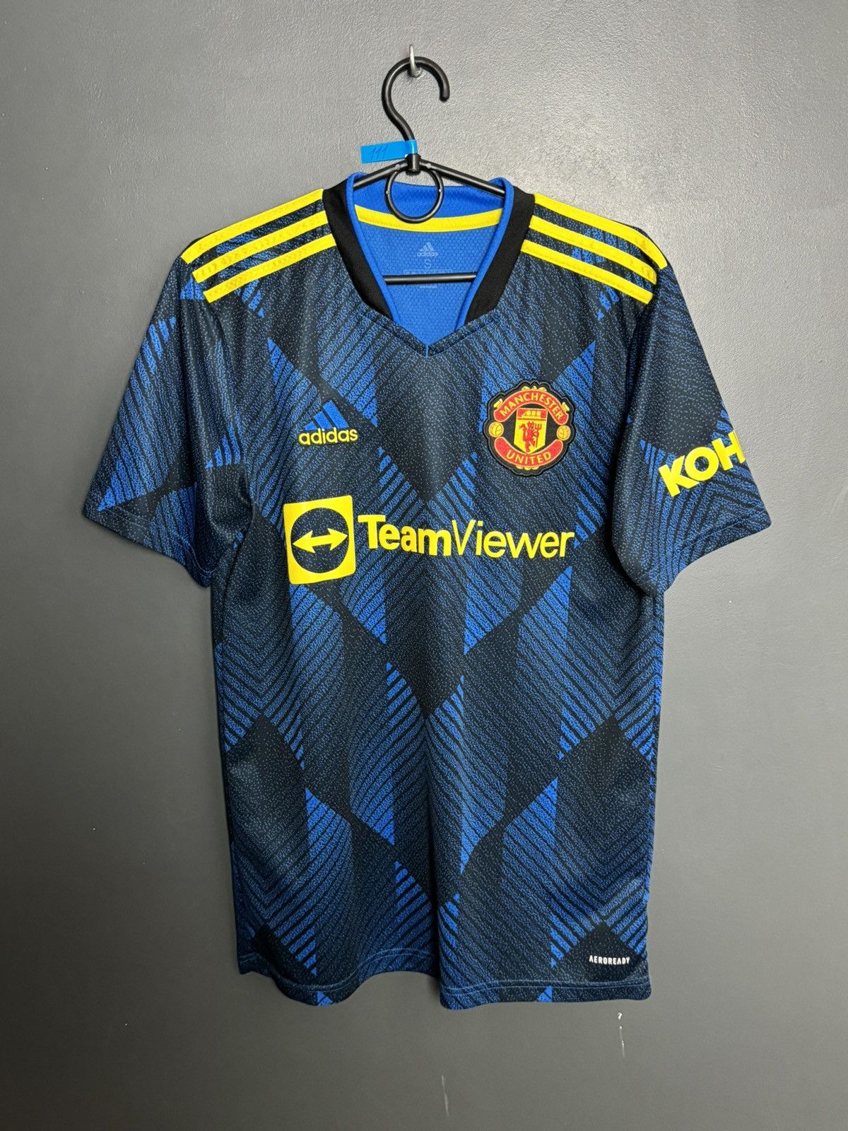 Adidas Manchester United 21/22 Third Football Jersey T-Shirt Size US S / EU 44-46 / 1 - 1 Thumbnail