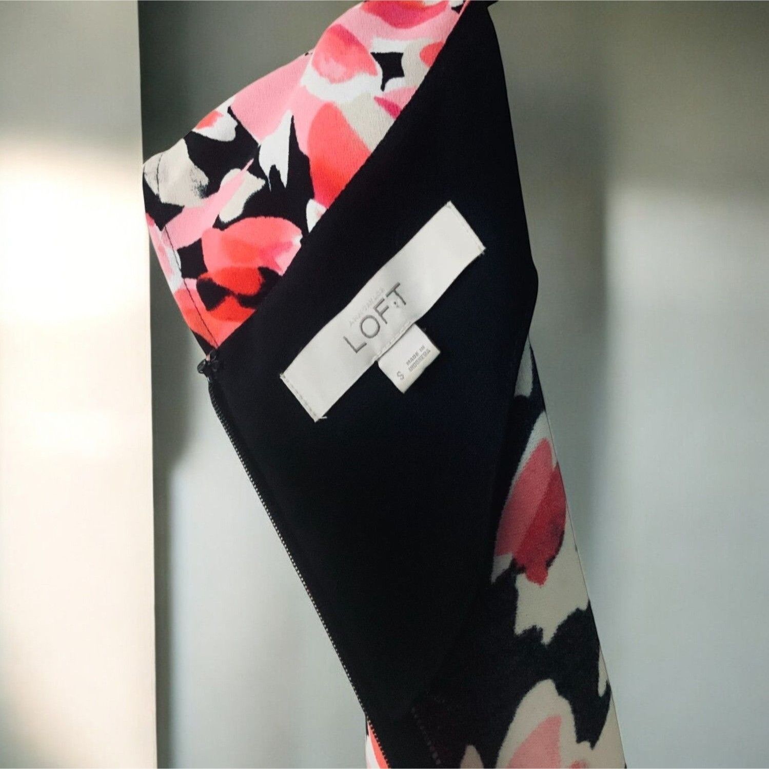 Loft Ann Taylor Loft Womens Black Pink Floral Cap Sleeve Knee Len Size S / US 4 / IT 40 - 6 Thumbnail