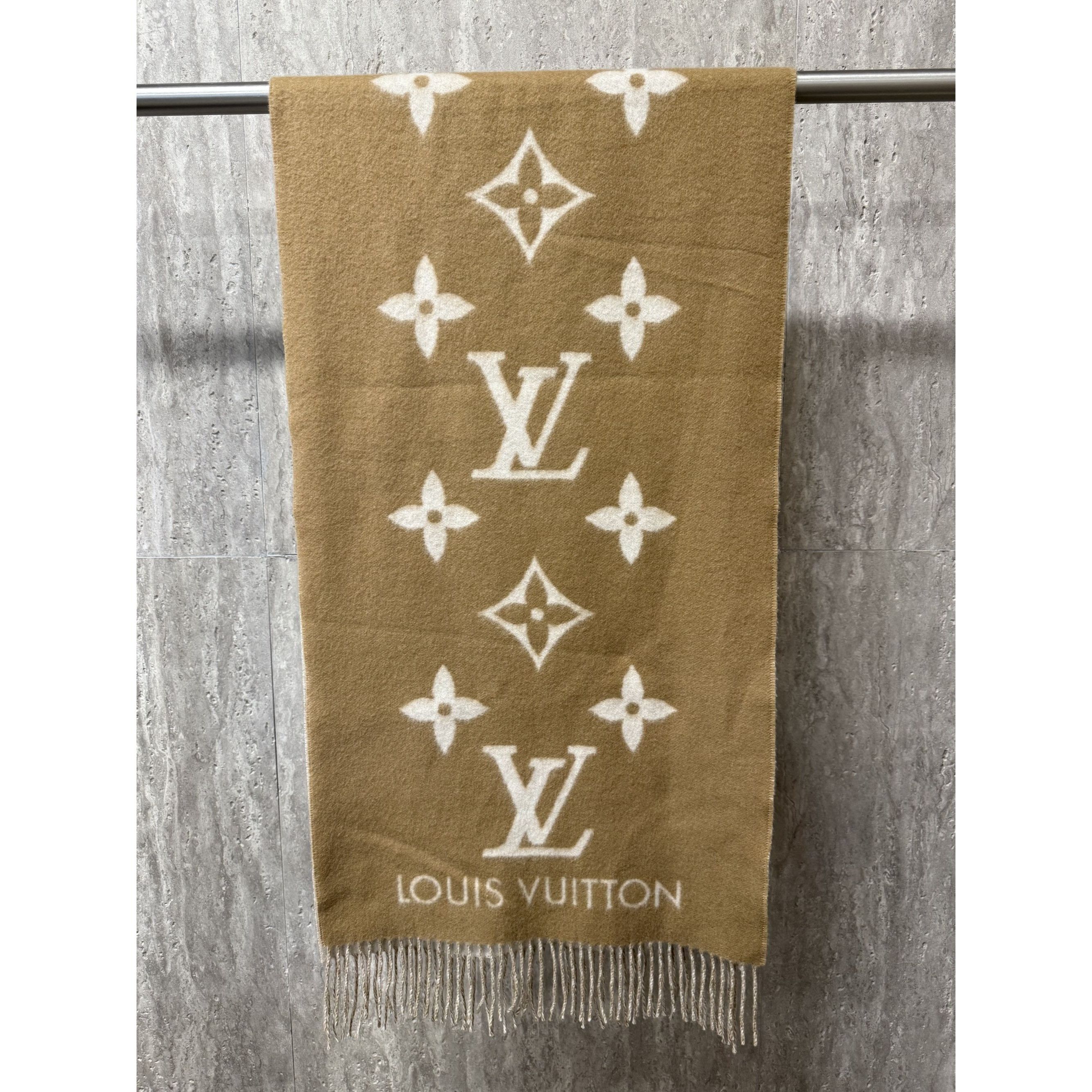 Louis Vuitton LOUIS VUITTON Monogram Reversible 100% Cashmere Scarf In Cre Size ONE SIZE - 1 Thumbnail