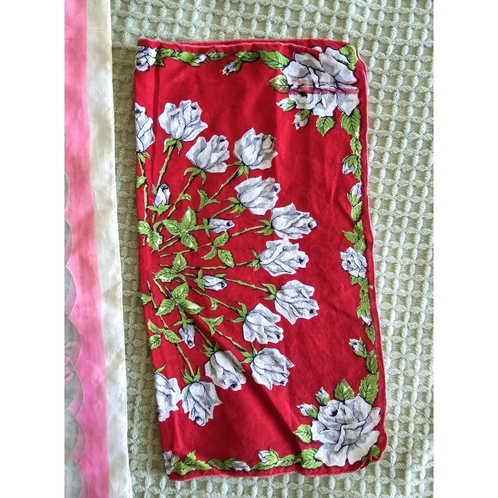 Vintage VINTAGE Mid Century Scarf Hankie Roses Spring Ethereal Whimsical Red Floral 1950s 1960s Women Size ONE SIZE - 4 Thumbnail