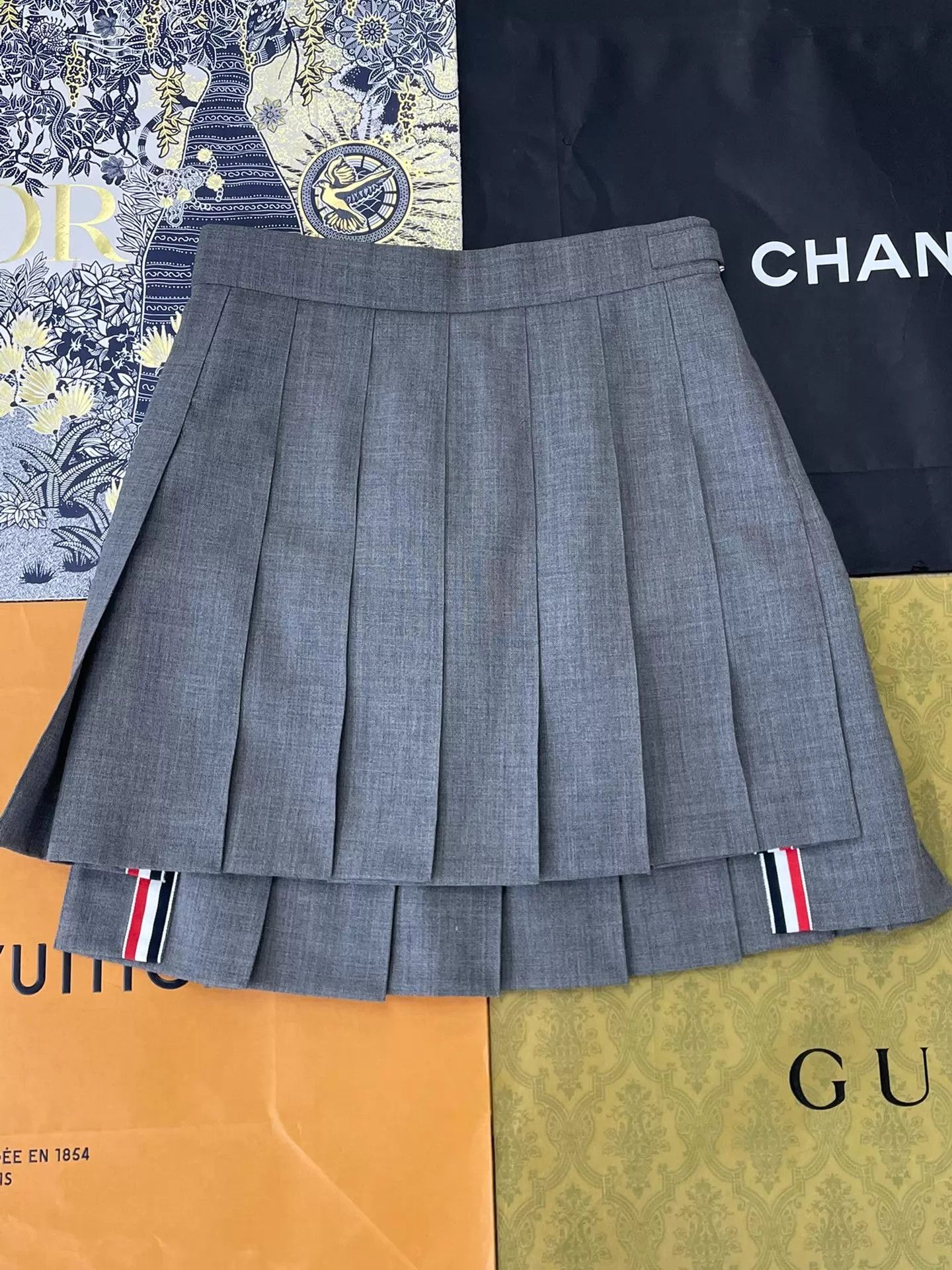 Thom Browne Thom Browne women's gray pleated skirt 36 Size 25" / US 0 / IT 36 - 1 Thumbnail