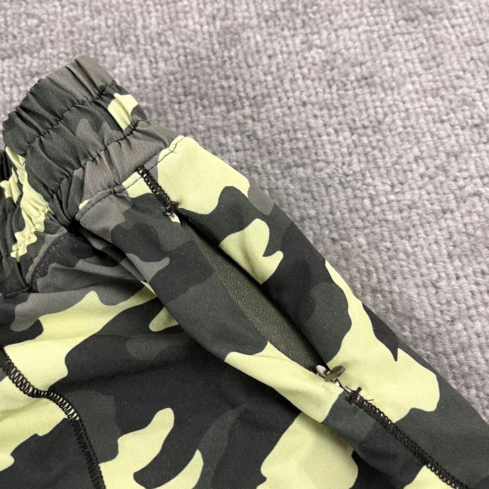 Lululemon VINTAGE LULULEMON Shorts Women 4 Regular Green Camo Lined 4" Inseam Speed Up Gym Running Activewear Womens Size 27" / US 4 / IT 40 - 7 Thumbnail