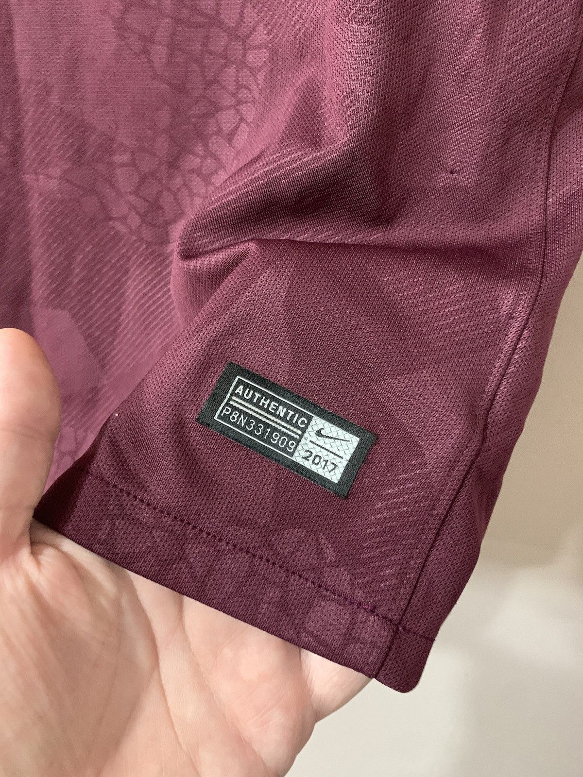 Nike Barcelona 2018 Third Football Shirt Nike Soccer Jersey #10 Size US XS / EU 42 / 0 - 6 Thumbnail