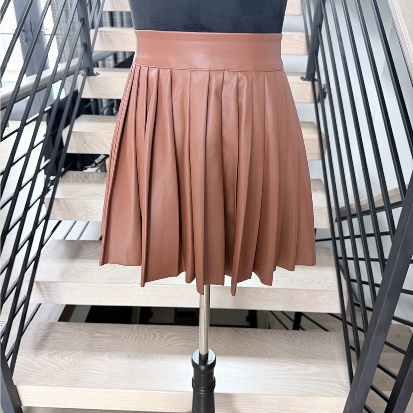 Other New Y2K Camel Brown Vegan Leather Pleated Skirt size S Size 27" / US 4 / IT 40 - 3 Thumbnail