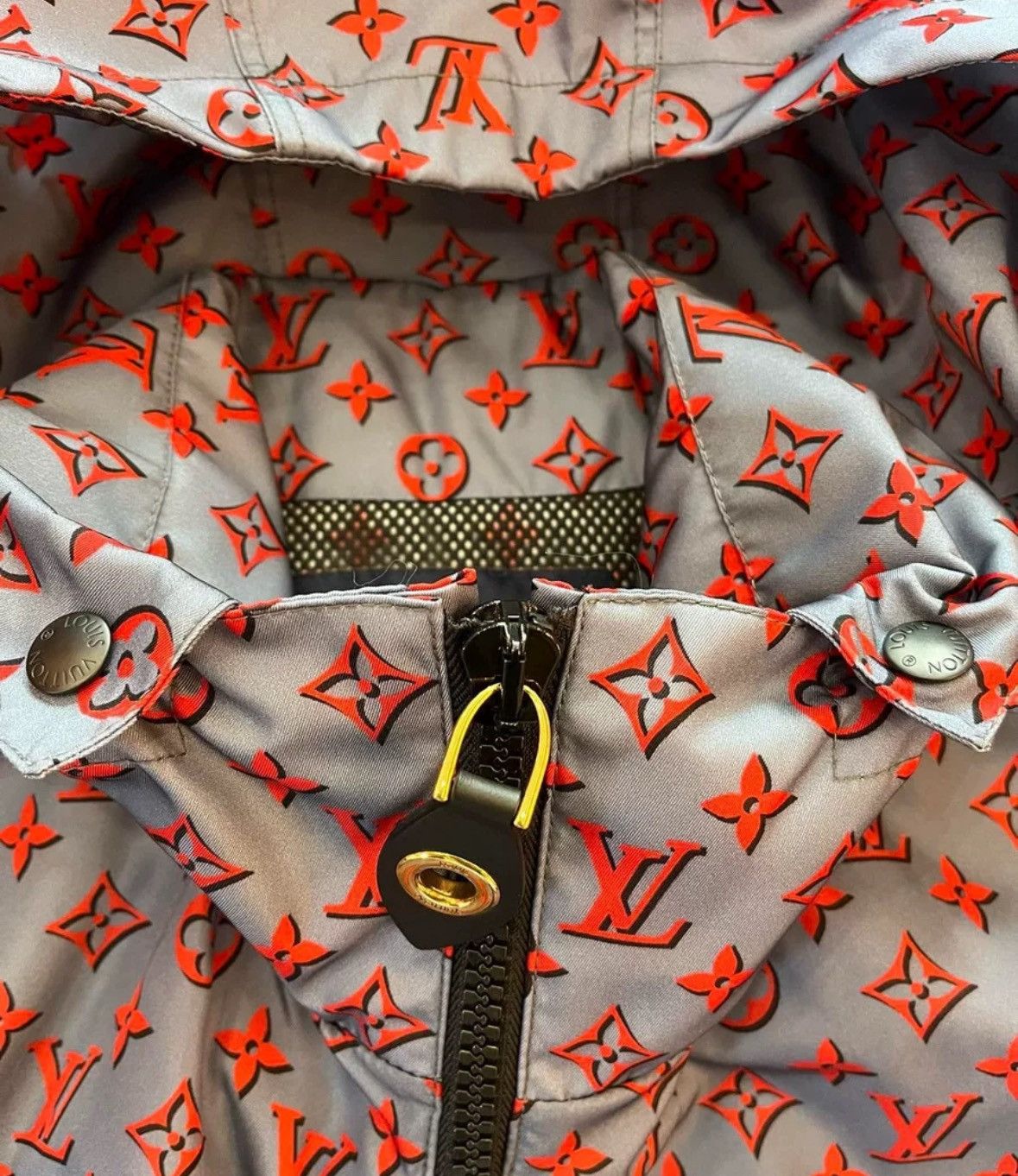 Louis Vuitton Louis Vuitton LV Logo Full Print Long Sleeve Jacket Size US S / EU 44-46 / 1 - 3 Thumbnail