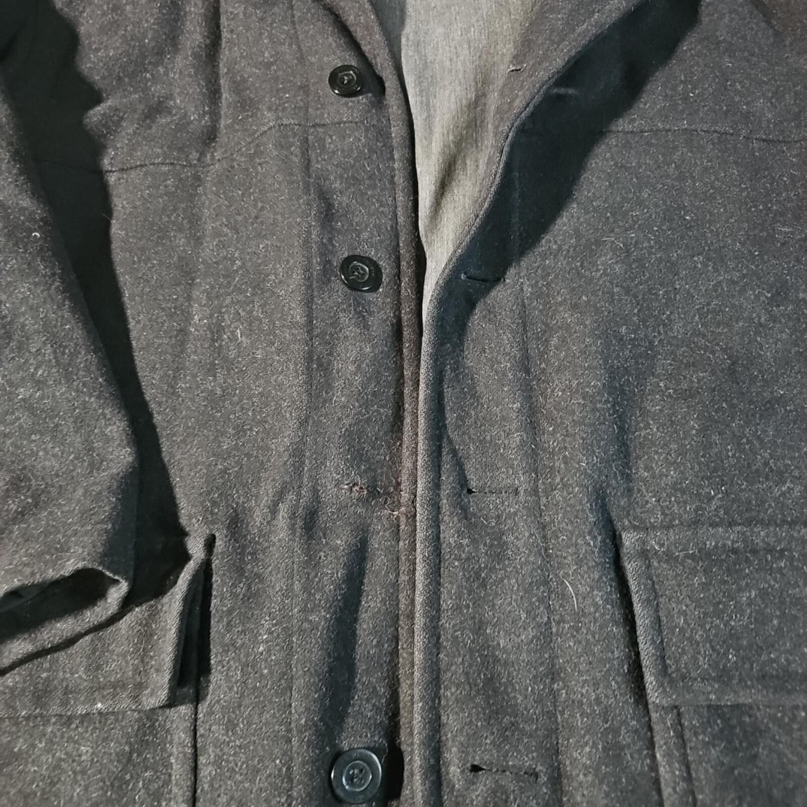 Liz Claiborne Claiborne Outerwear 100% Wool Pea Coat BUTTON NEEDS SEWING Size US M / EU 48-50 / 2 - 2 Thumbnail