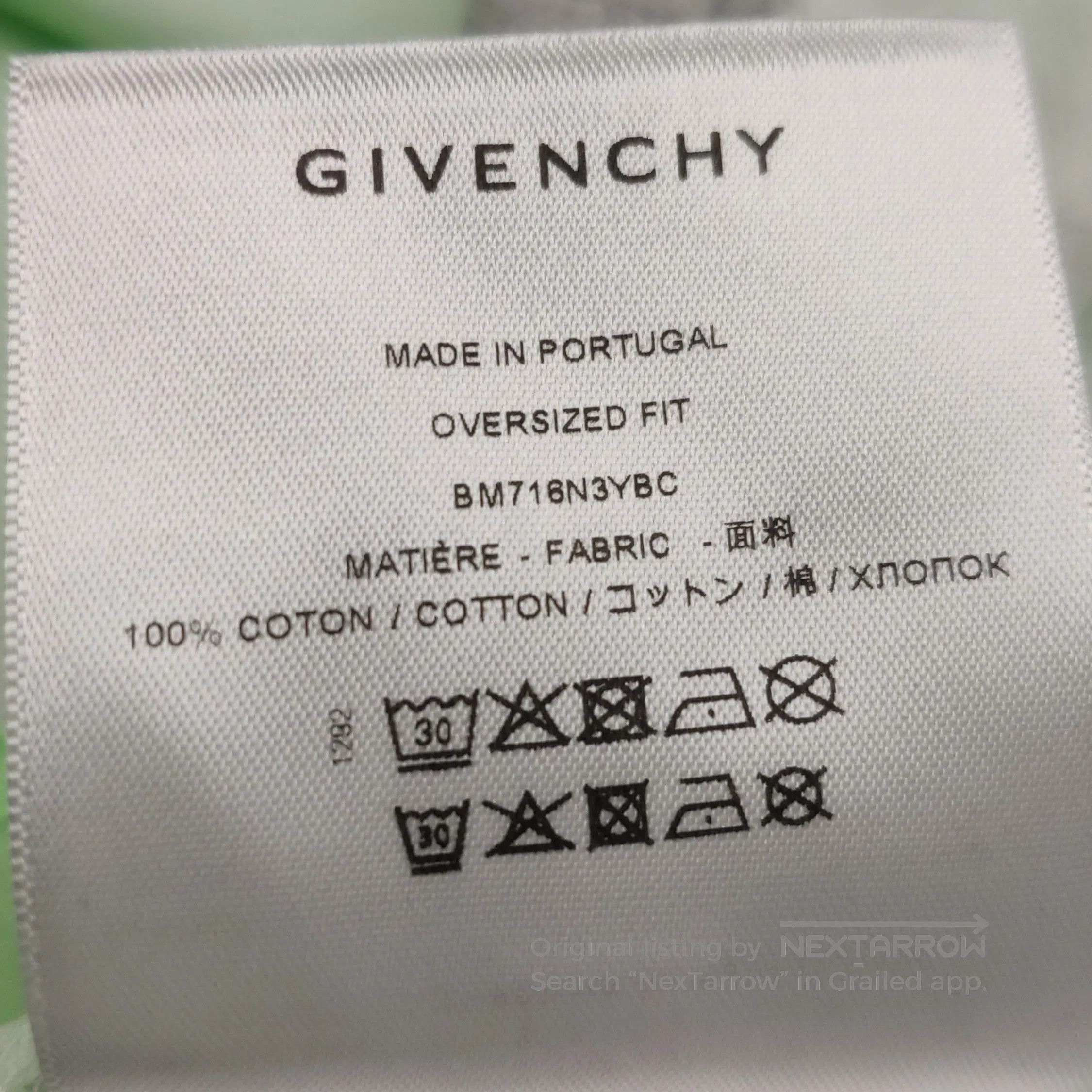 Givenchy Givenchy XS Cotton Padlock Print Short-Sleeve T-Shirt. Size US XS / EU 42 / 0 - 9 Thumbnail