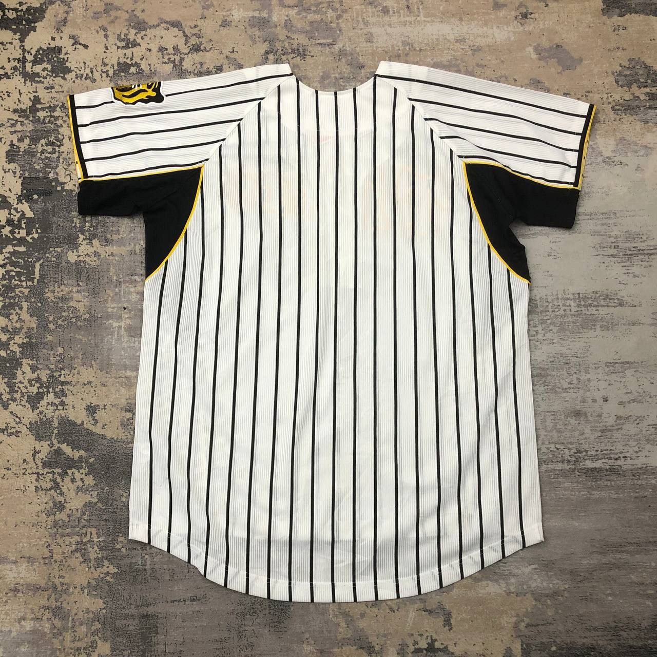 Other T41 JAPAN TIGERS BASEBALL JERSEY Size US L / EU 52-54 / 3 - 2 Thumbnail