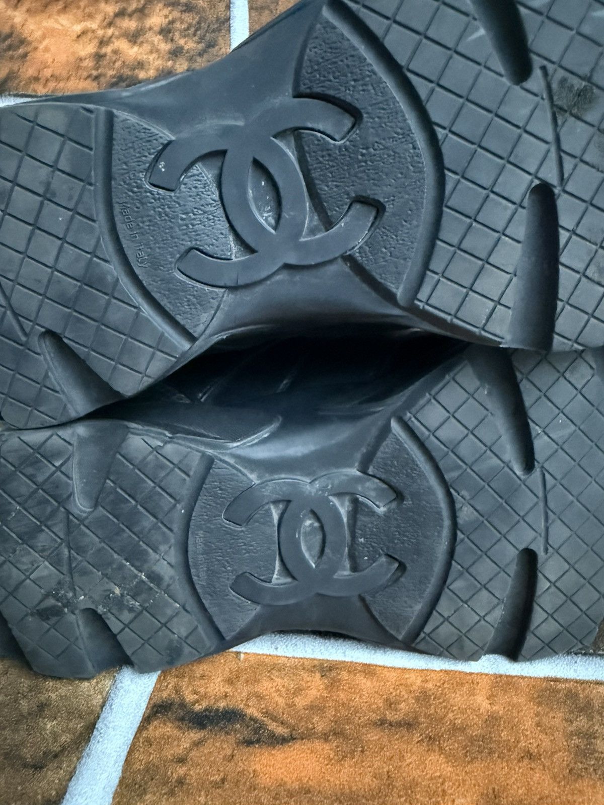 Chanel 🔥♠️Cc trainers Size US 9 / EU 42 - 19 Thumbnail