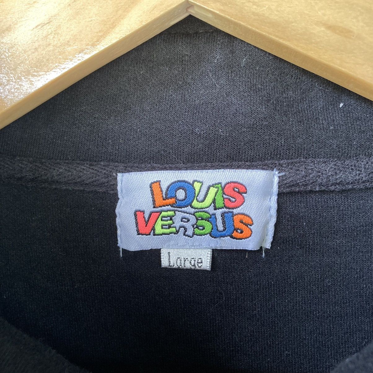 Vintage Vintage Louis Versus Black Sweatshirt Size US L / EU 52-54 / 3 - 7 Thumbnail