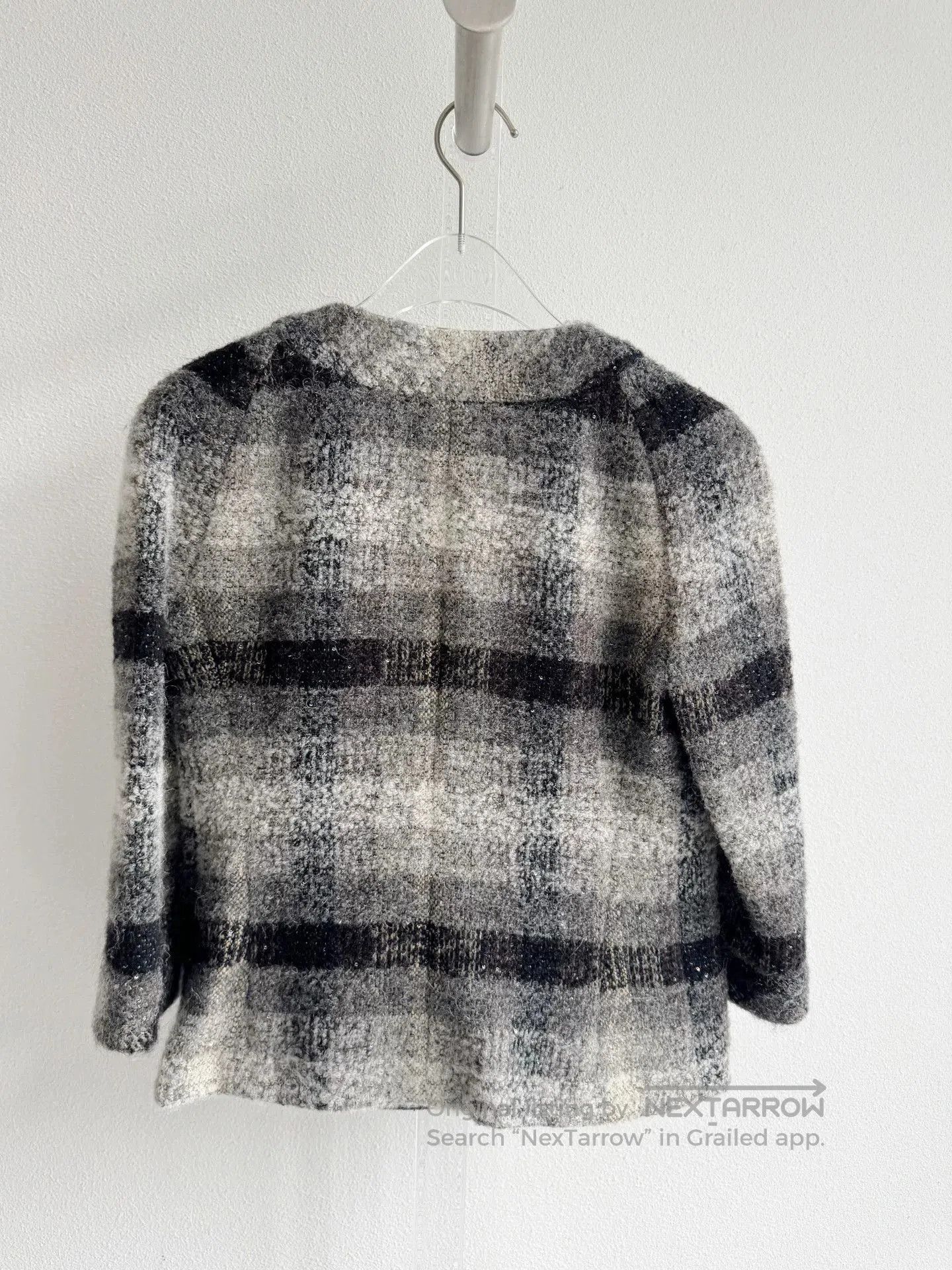 Chanel Chanel 18B Tweed U-Neck Short Jacket. Size XS / US 0-2 / IT 36-38 - 3 Thumbnail