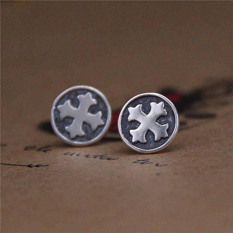 Jewelry × Sterling Silver Cross Modern Earrings One Pairs Chrome Jewelry Size ONE SIZE - 2 Thumbnail