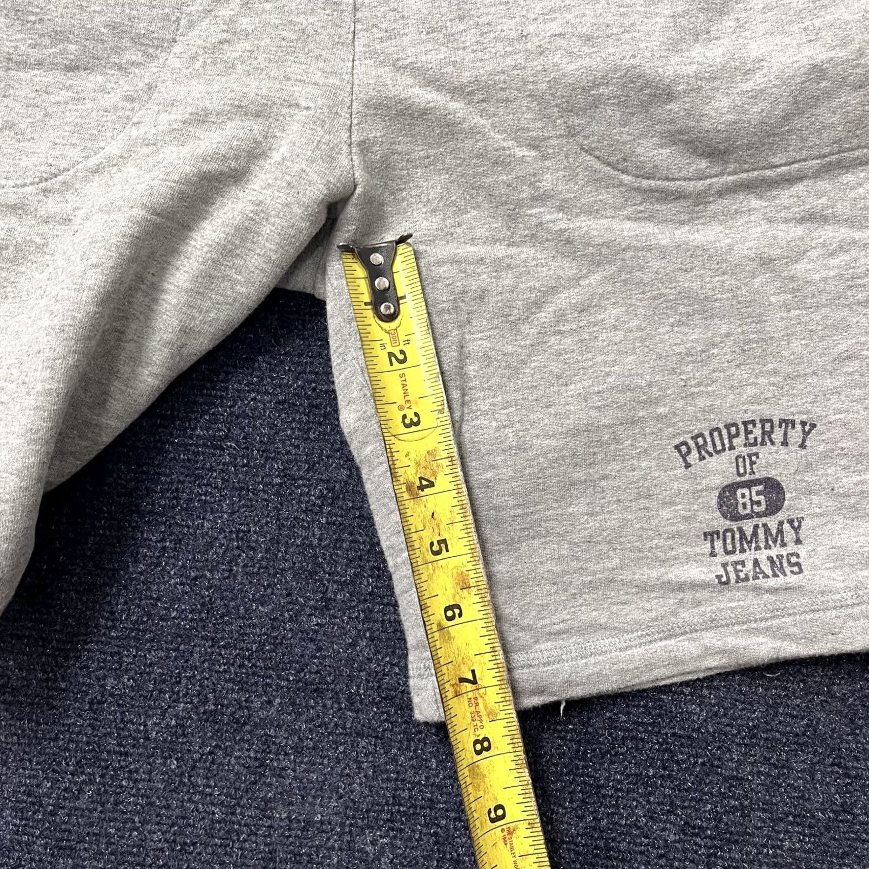Tommy Hilfiger Tommy Hilfiger Mens Large Gray French Terry Sweat Property 85 Jeans Shorts Size US 33 - 7 Thumbnail