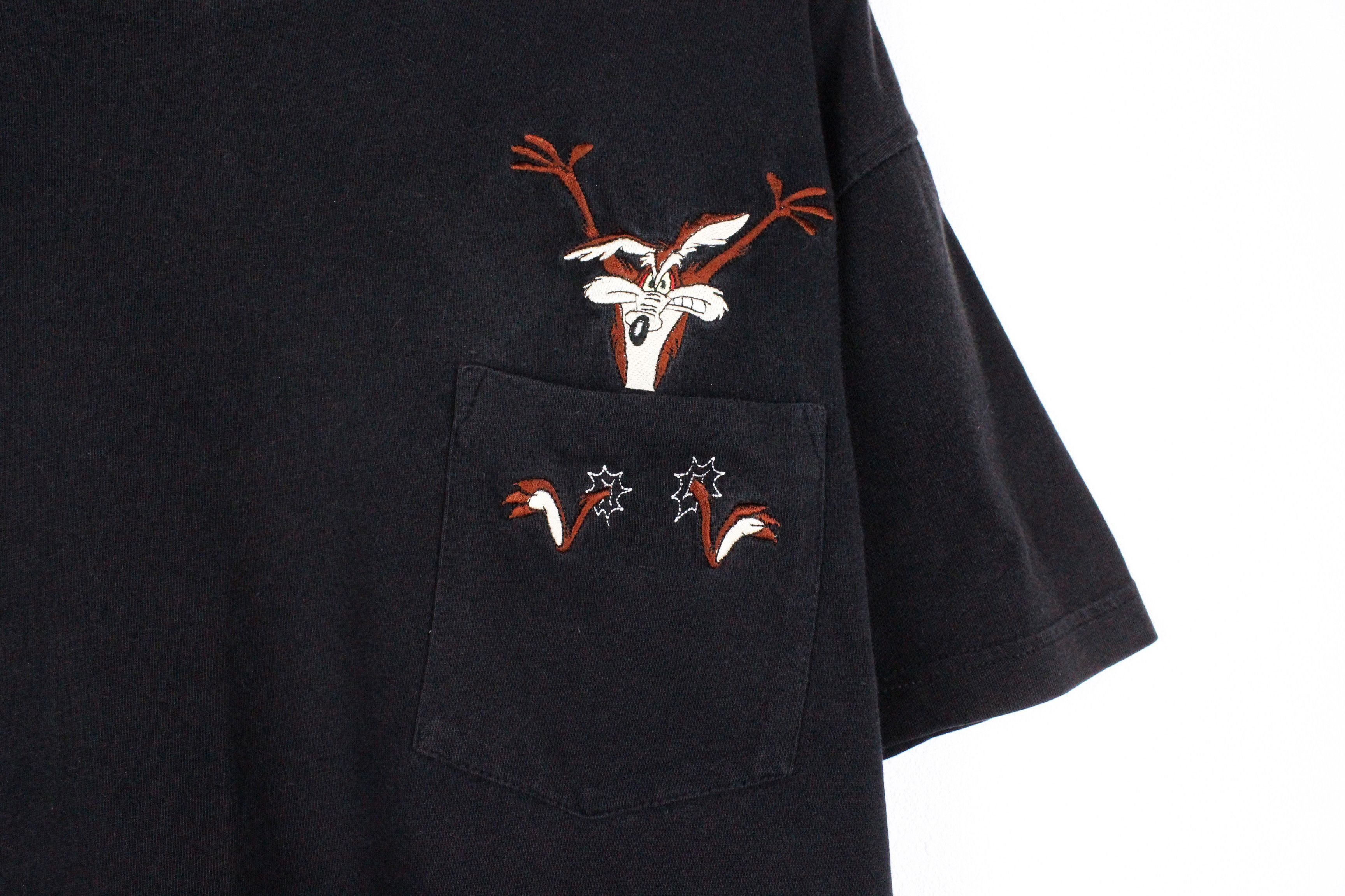 Vintage Vintage 1995 Warner Bros Looney Tunes Coyote Tee T-shirt Size US L / EU 52-54 / 3 - 3 Thumbnail